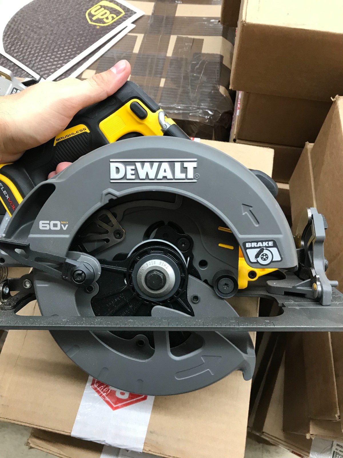 DeWalt DCS578B 60V MAX* 7-1/4 in. Brushless Circular Saw