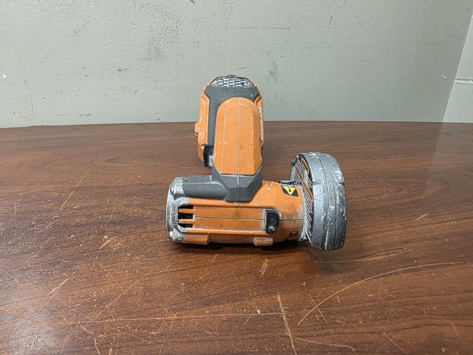 RIDGID R87547 18-Volt SubCompact Lithium-Ion Cordless 3&Prime; Multi-Material Saw