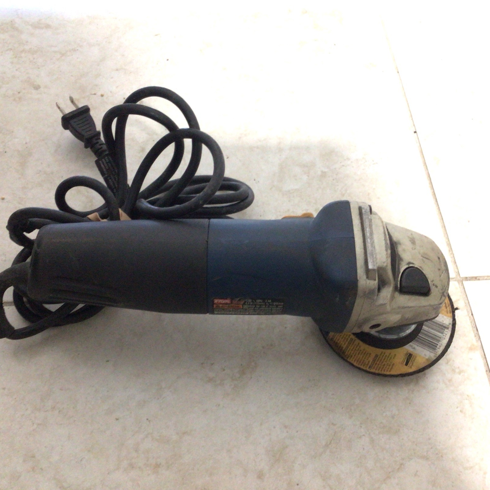 RYOBI TOOLS 4-1/2&Prime; ANGLE GRINDER, AG 402, 120 V, 4.4 AMP, 11,000 RPM