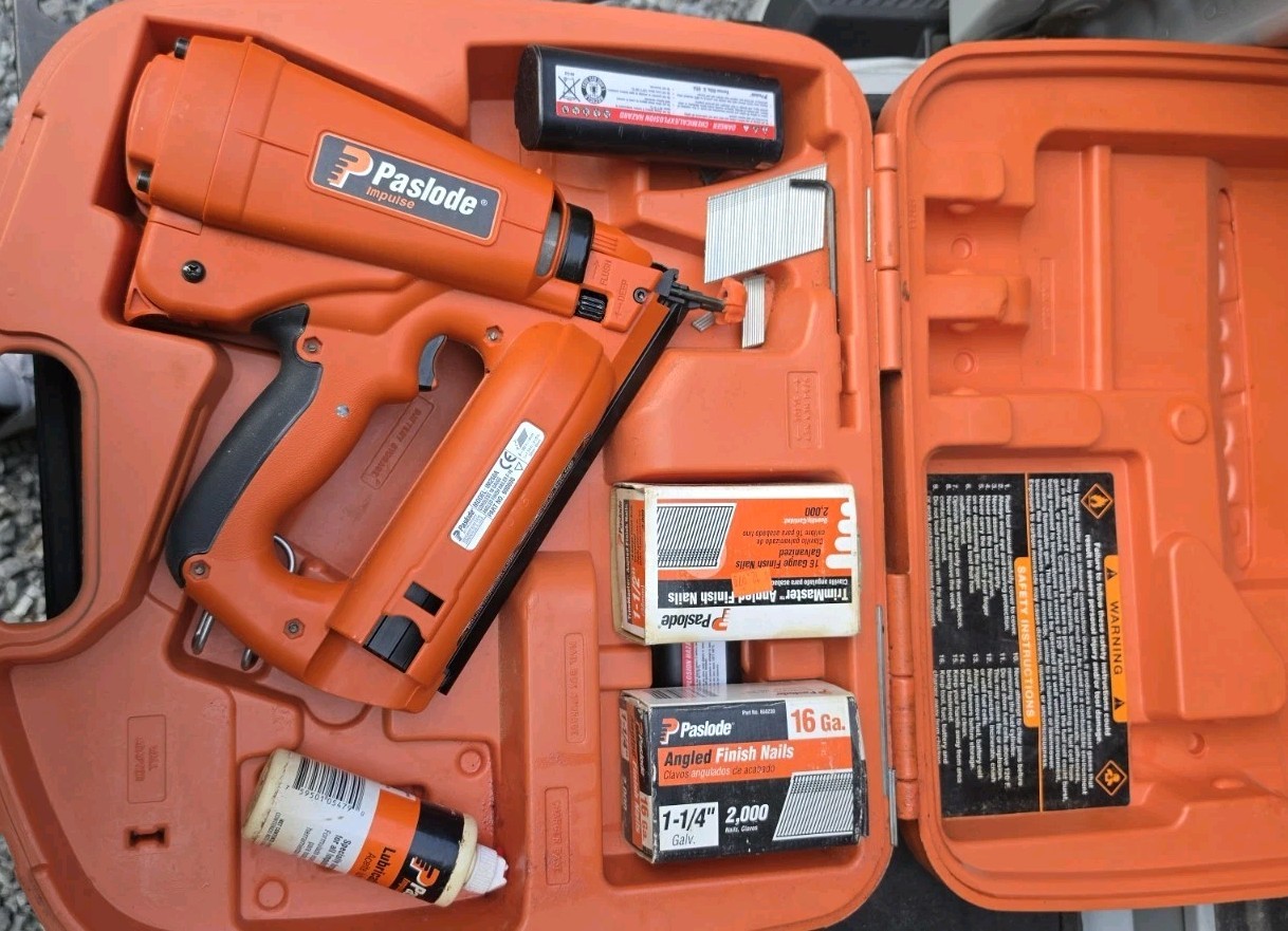 Paslode Angled Finish Nailer IA250A-Li2, 916200, Battery & Fuel Cell Powered