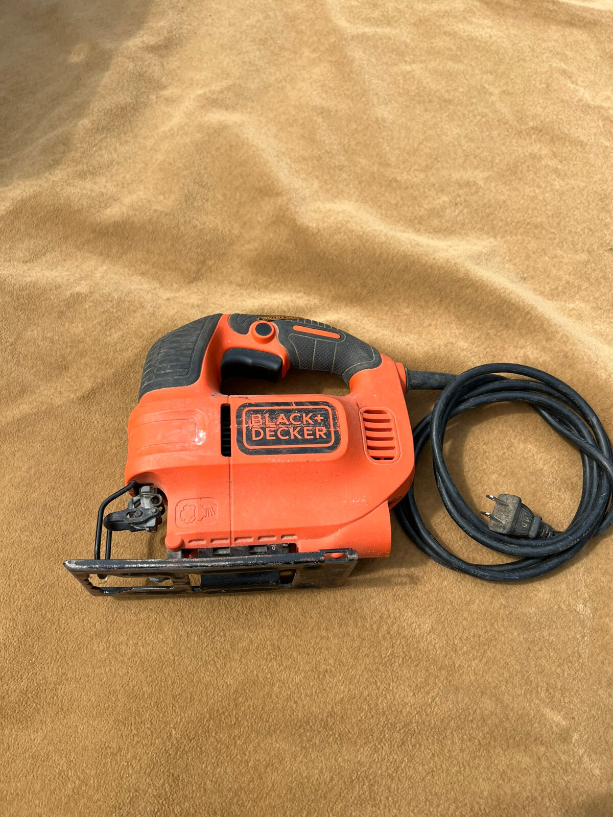 Black + Decker Jig Saw 4.5 Amps Corded Electric Model BDEJS300 Preowned