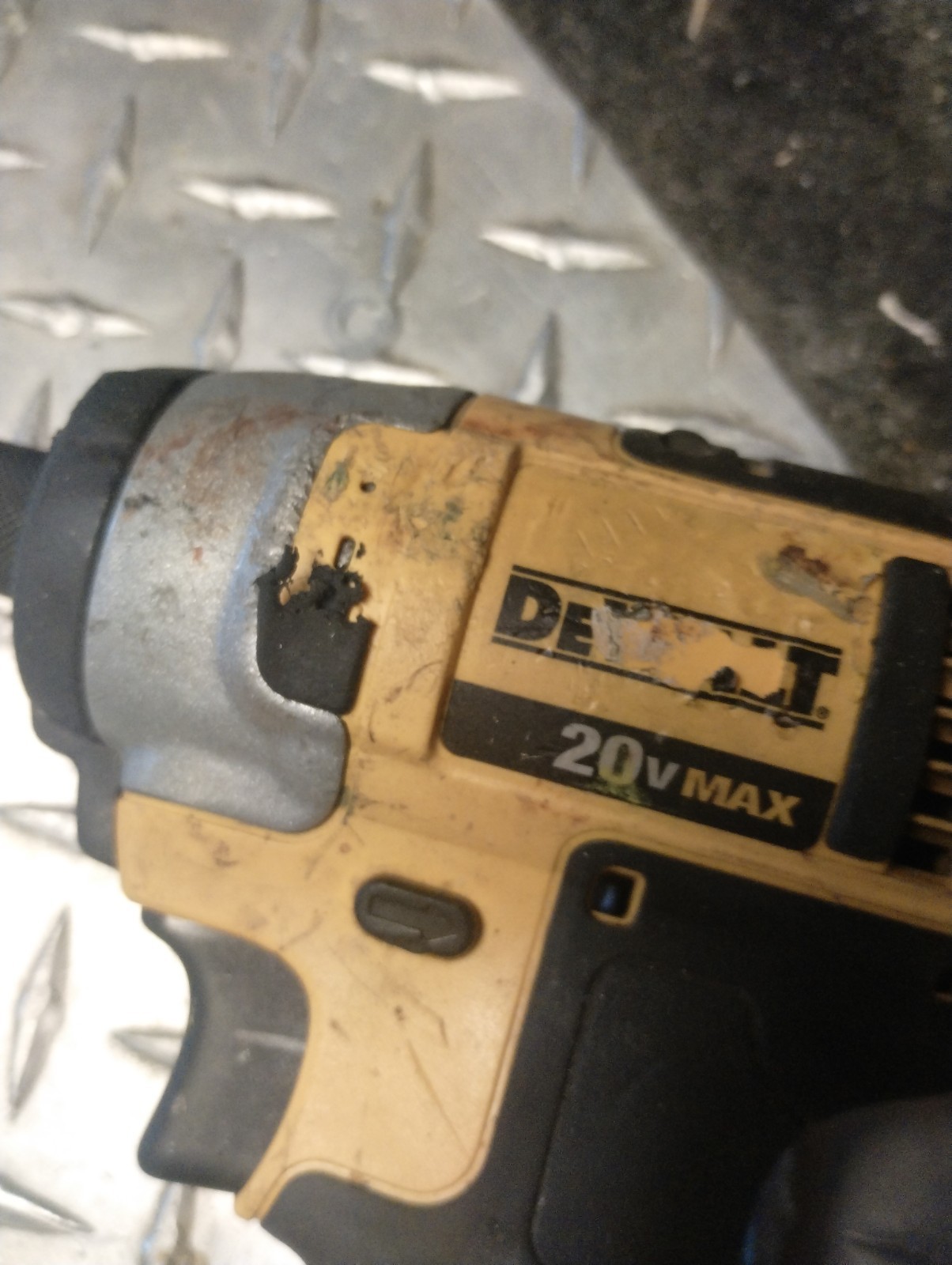 DEWALT DCF885 Impact Driver Tool Only Working But Cracked Handle