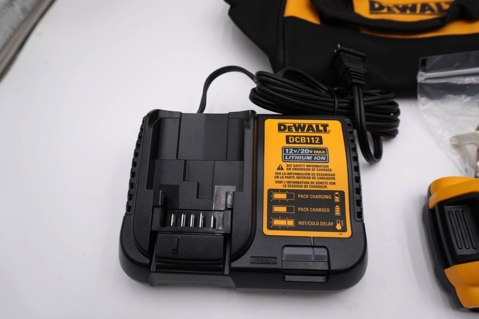 DeWALT DCF809 20V MAX Brushless Impact Driver Kit Battery Charger Bag
