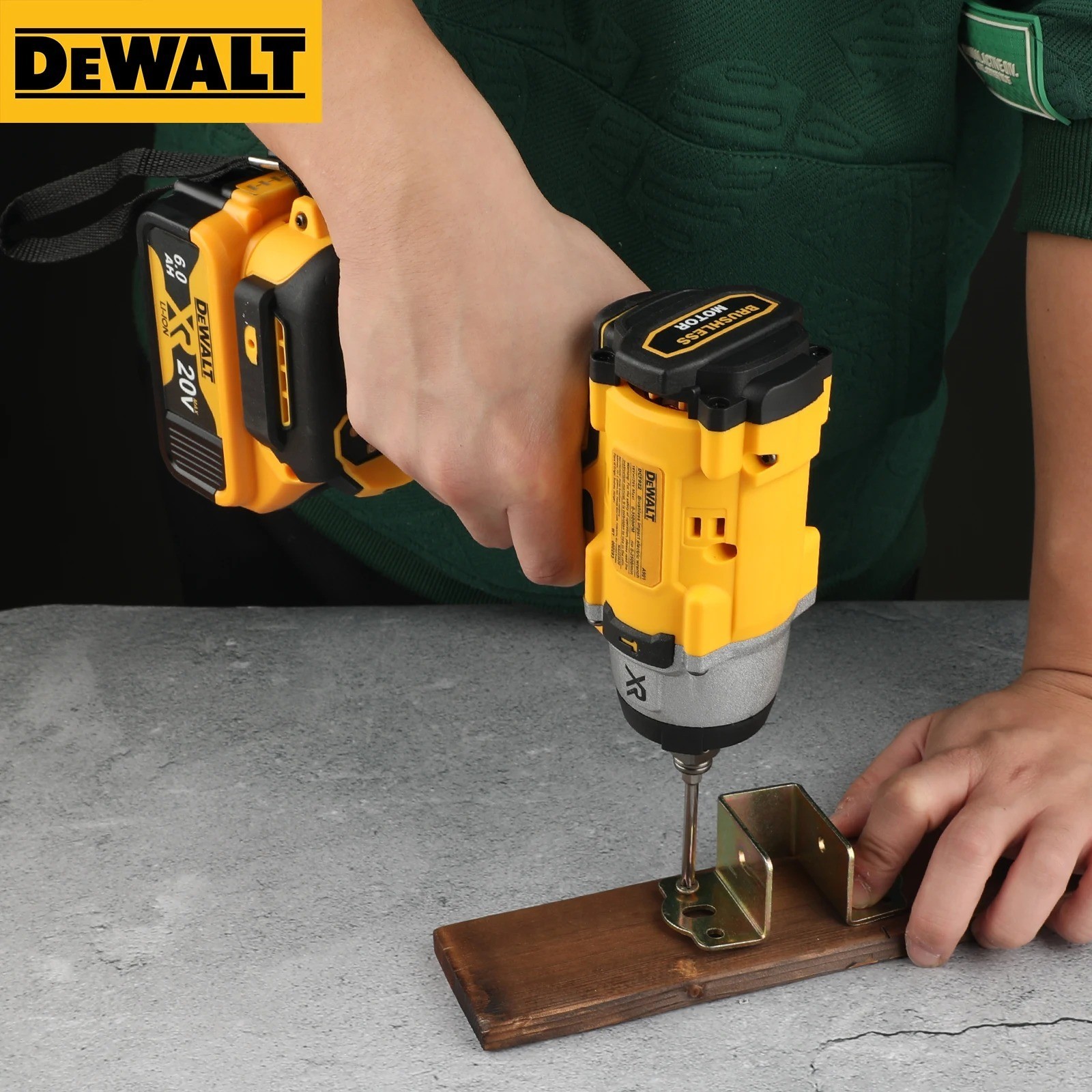 DEWALT DCF922 20V MAX 1/2&Prime; Brushless Impact Wrench – 205Nm (150ft-lbs), 2500 RPM