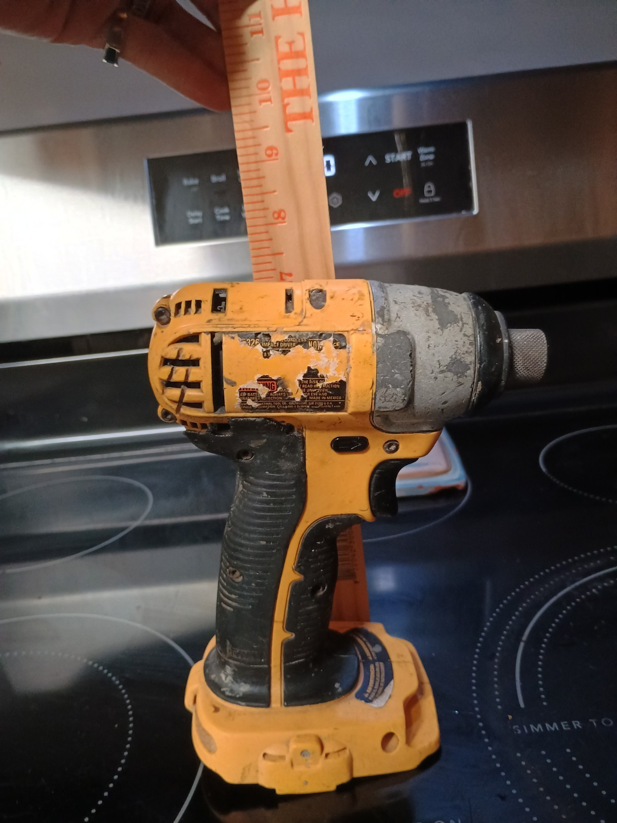 Dewalt Tool DCf826 1/4&Prime; Impact Driver Cordless Yellow Black Works Shop Used