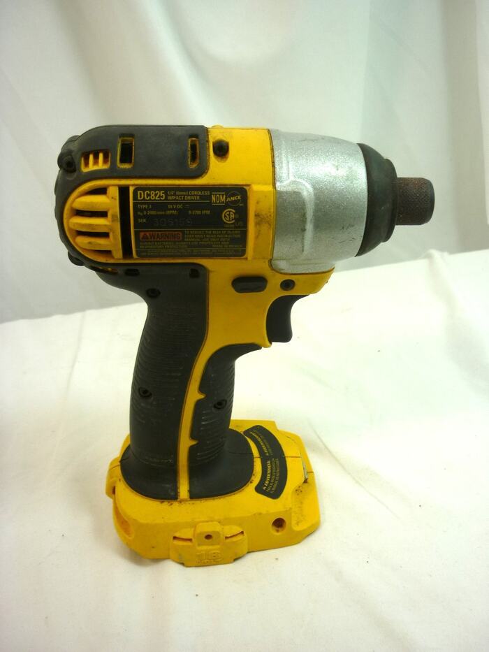 Dewalt DC825 1/4&Prime; Cordless Impact Driver Type 3 25E018