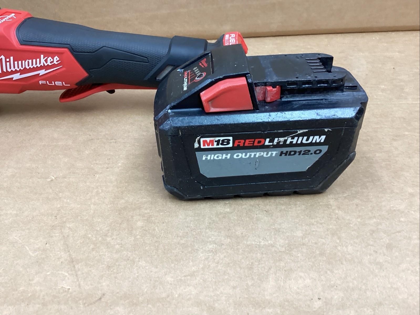 Milwaukee 2986-20 M18 18V Fuel Brushless 4.5/5&Prime; Dual Trigger Braking Grinder Kit