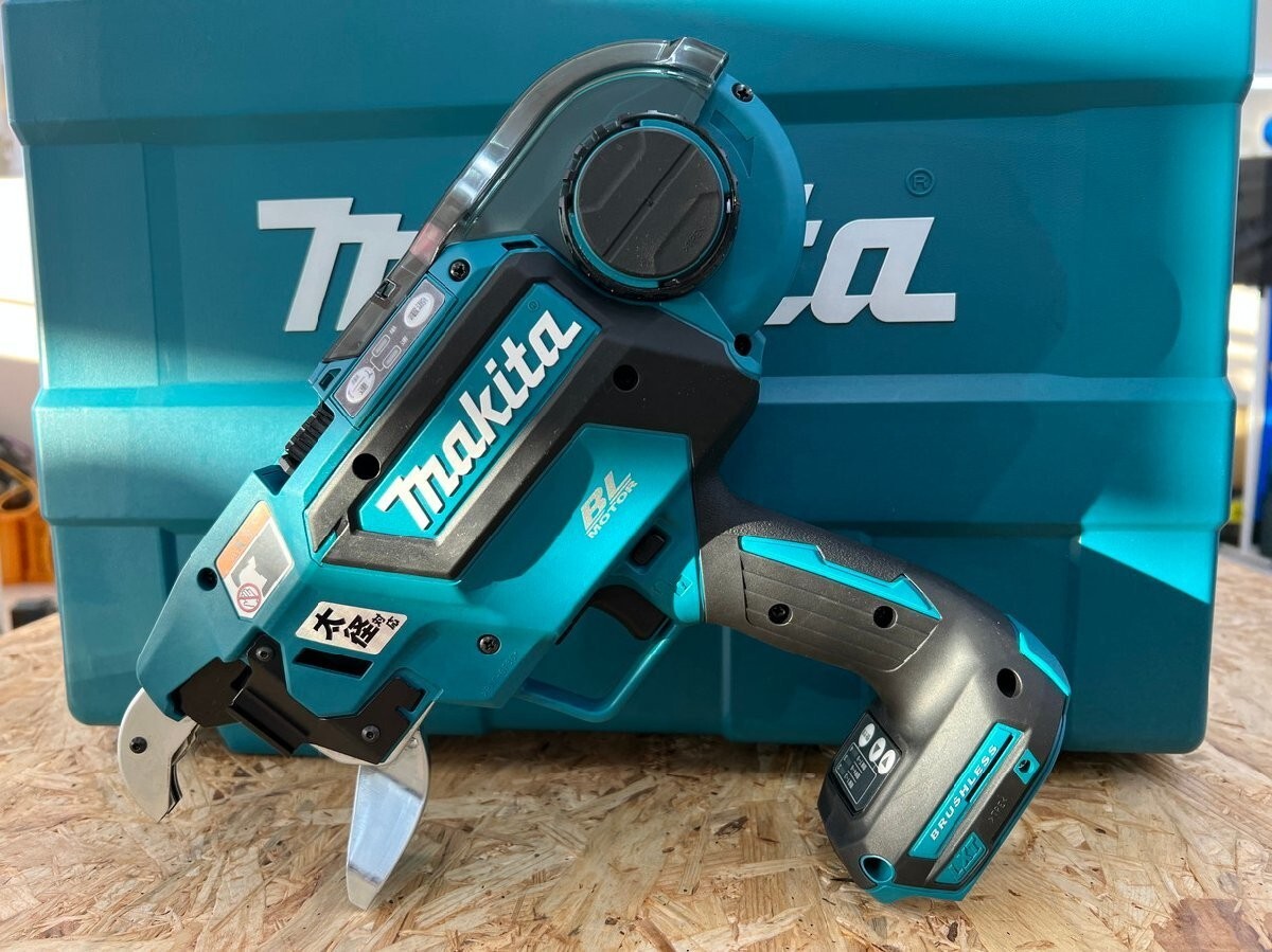 Makita TR181DZK 18V Large diameter Rebar Tier Tying Machine Body Only With case