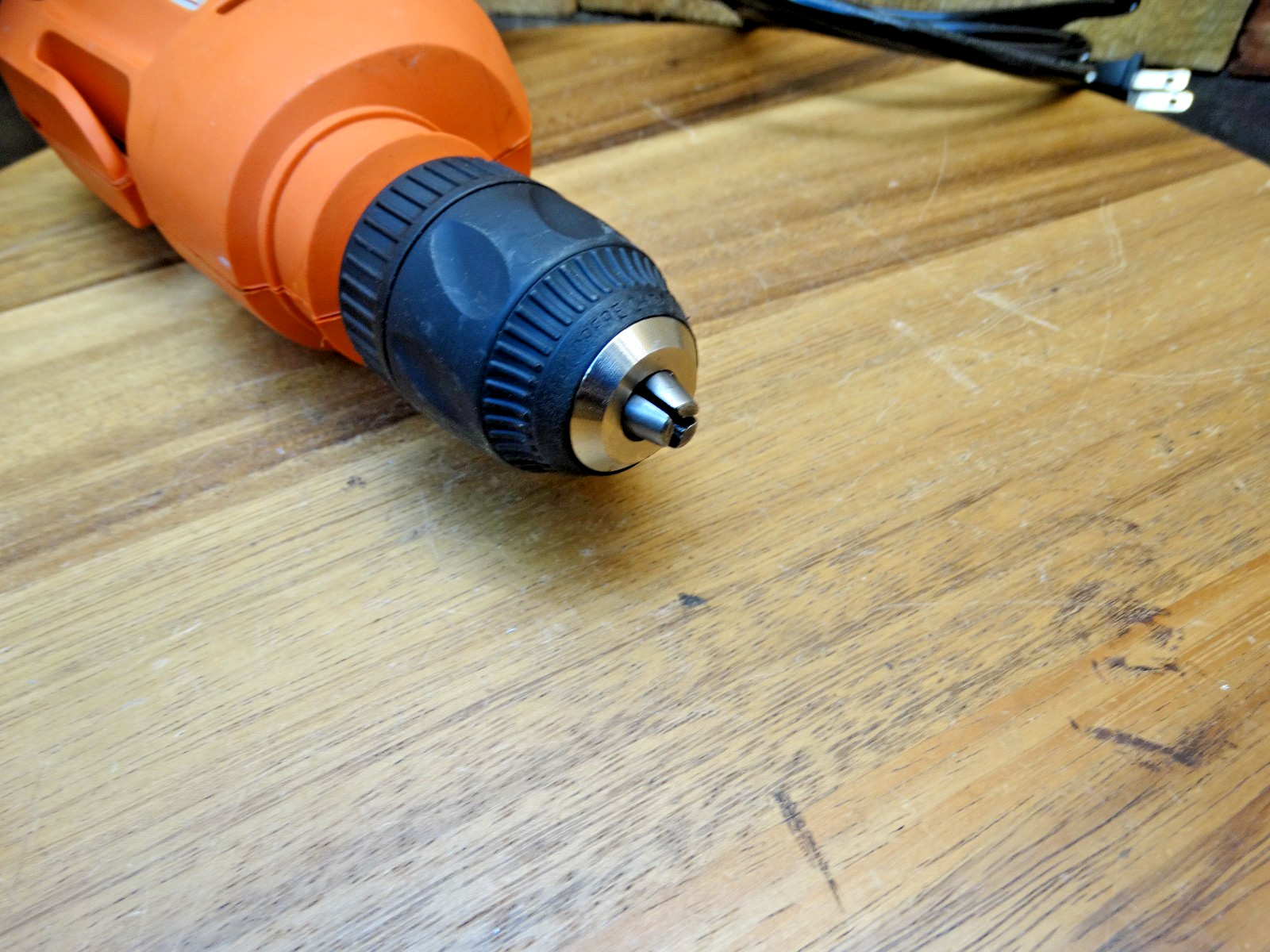 Chicago 3/8&Prime; Variable Speed 0-3000 RPM Corded Drill 03670 with Keyless Chuck