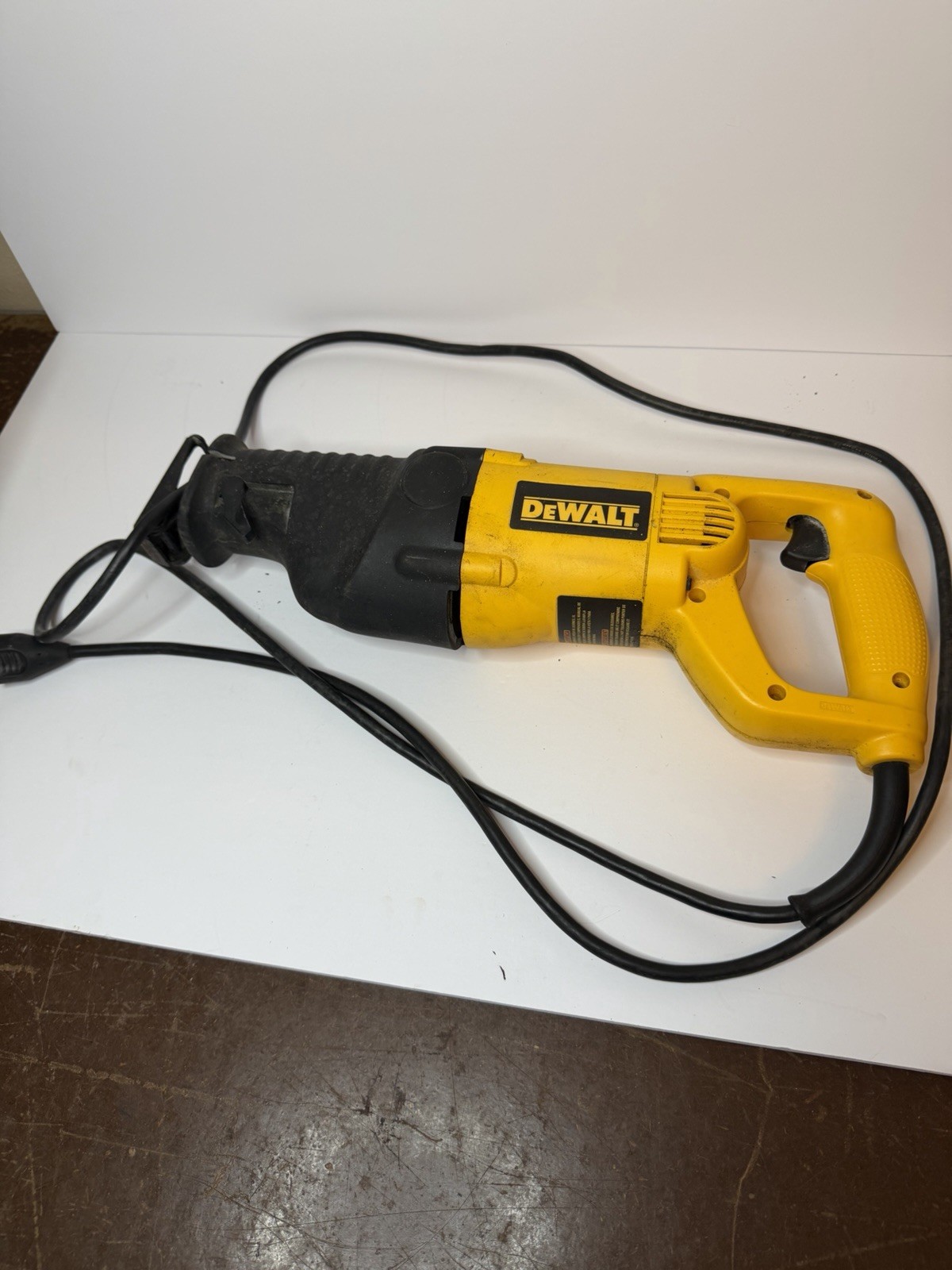 DeWalt DW310 Corded Reciprocating Saw Heavy Duty w/ Case & Blades-Tested/Works