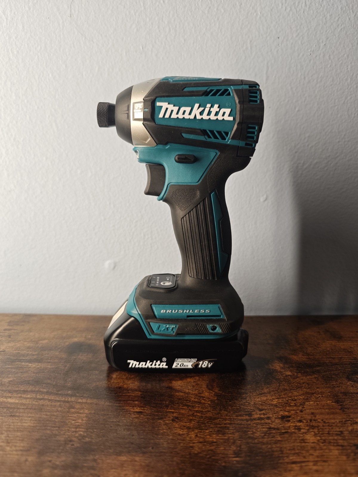 MAKITA18V LXT Lithium-Ion Brushless 1/4 in. Cordless 3-Speed Impact Driver