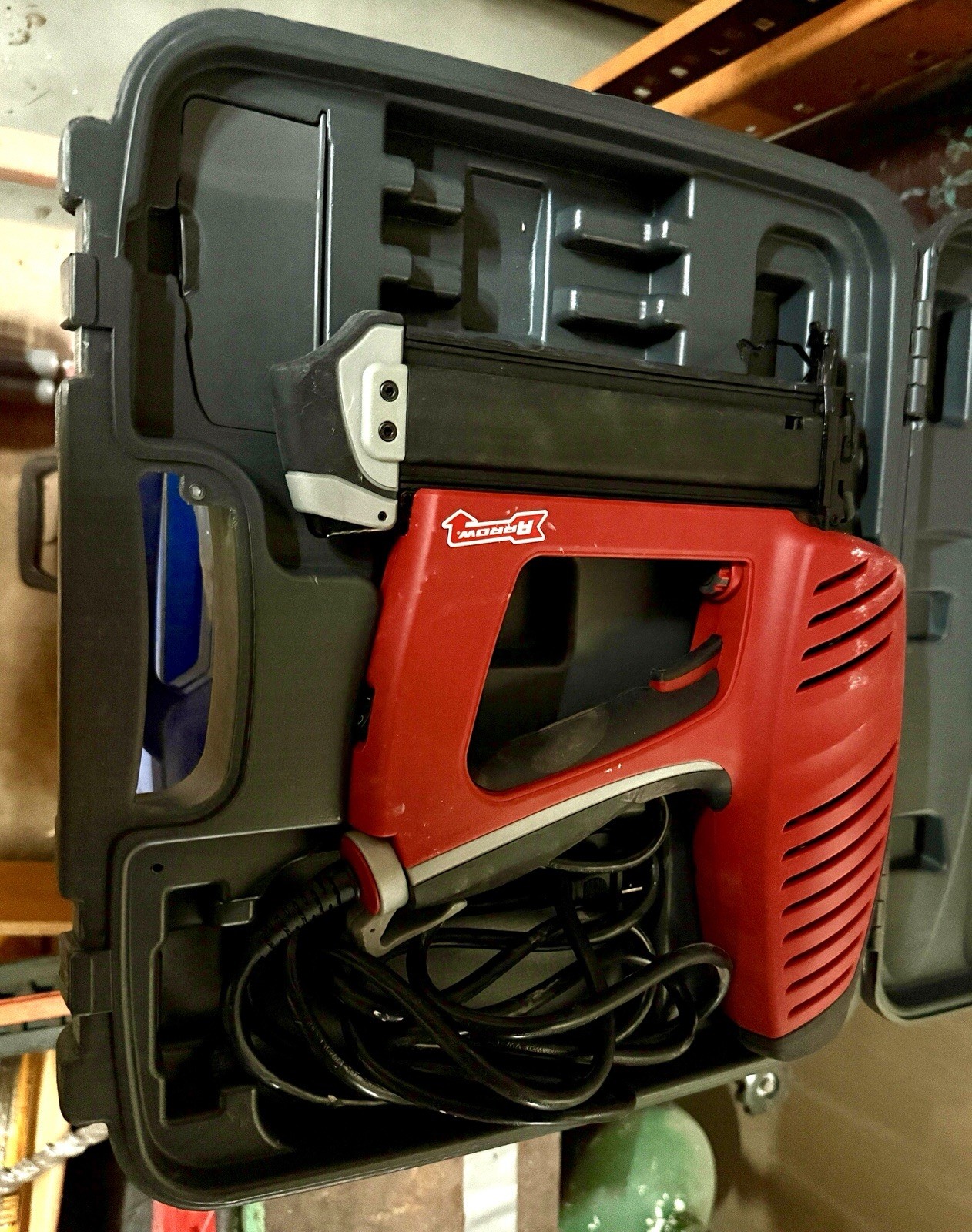 Arrow EBN320 ElectroMatic Electric Staple and Brad Nail Gun Kit w/ Case