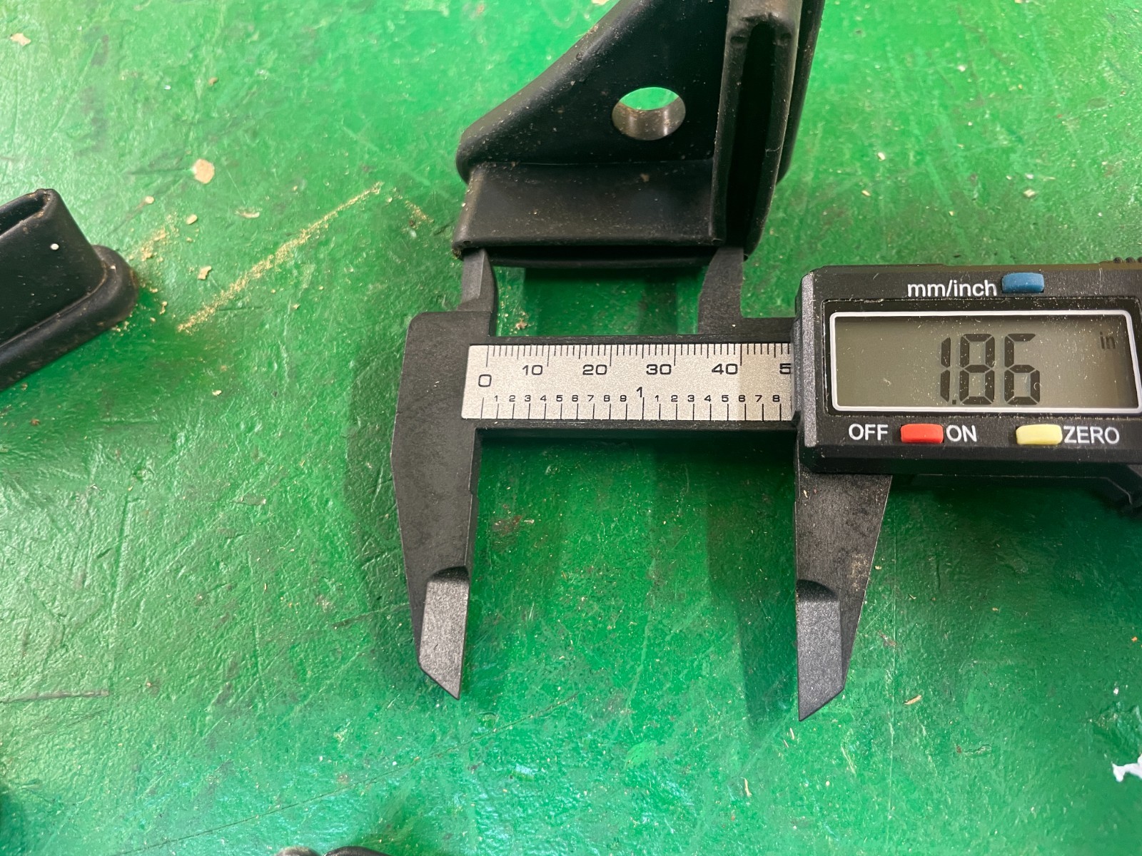 Delta TS300 34-441 34-670 36-600 table saw – set of 4 rubber feet for stand