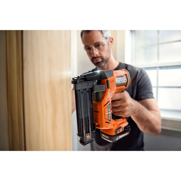 RIDGID CANADA 18V Brushless Cordless 18-Gauge 2-1/8&Prime; Brad Nailer (BARE tool)