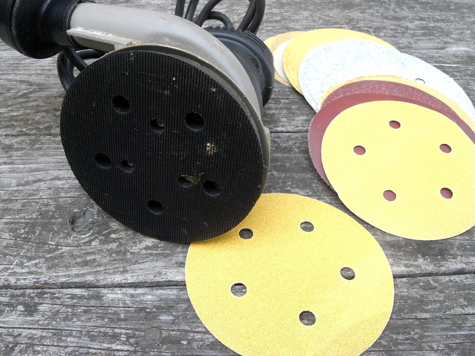 PORTER CABLE-USA- 5&Prime; RANDOM ORBIT SANDER model 333 w/NEW SANDING PAD+25 DISCS
