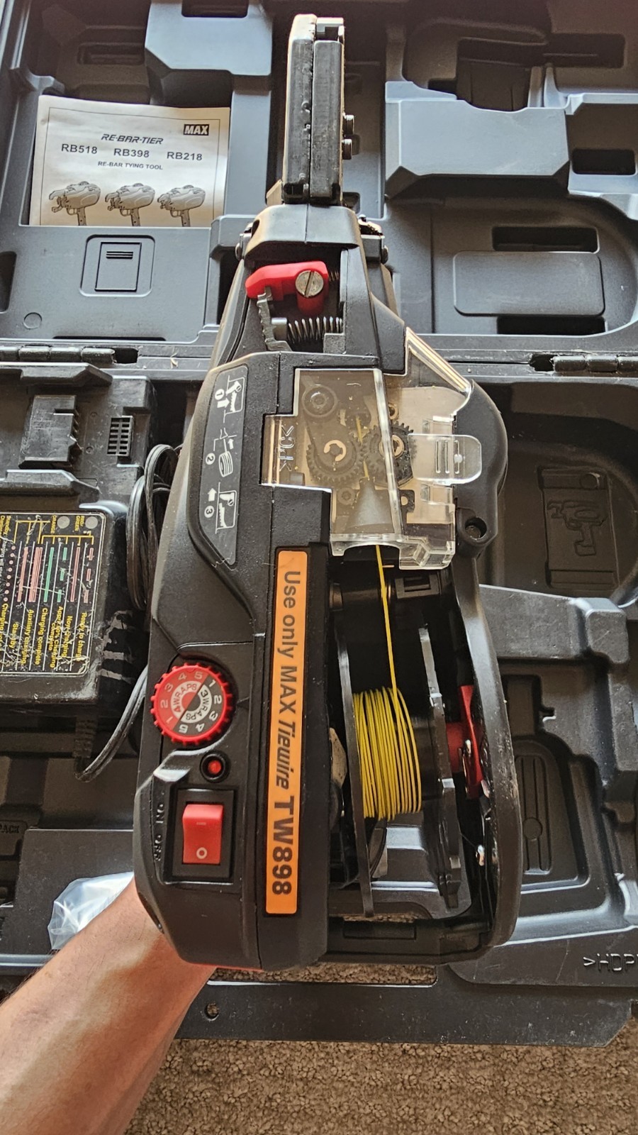 MAX RB518 Re-Bar Tying Tool Kit w/ Lithium-Ion Battery & Case
