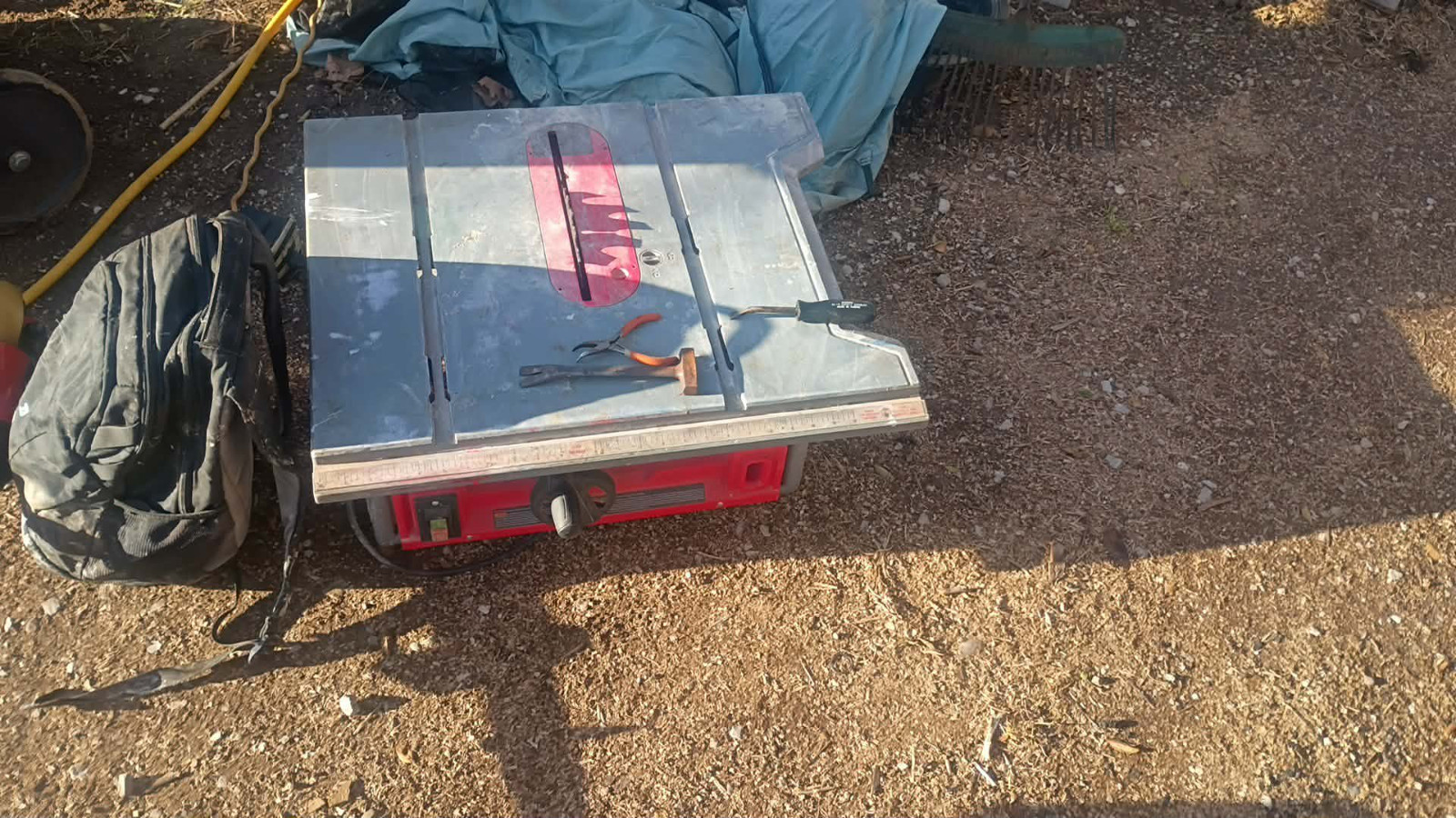 Craftsman 15 A Table Saw (CMXETAX69434502)