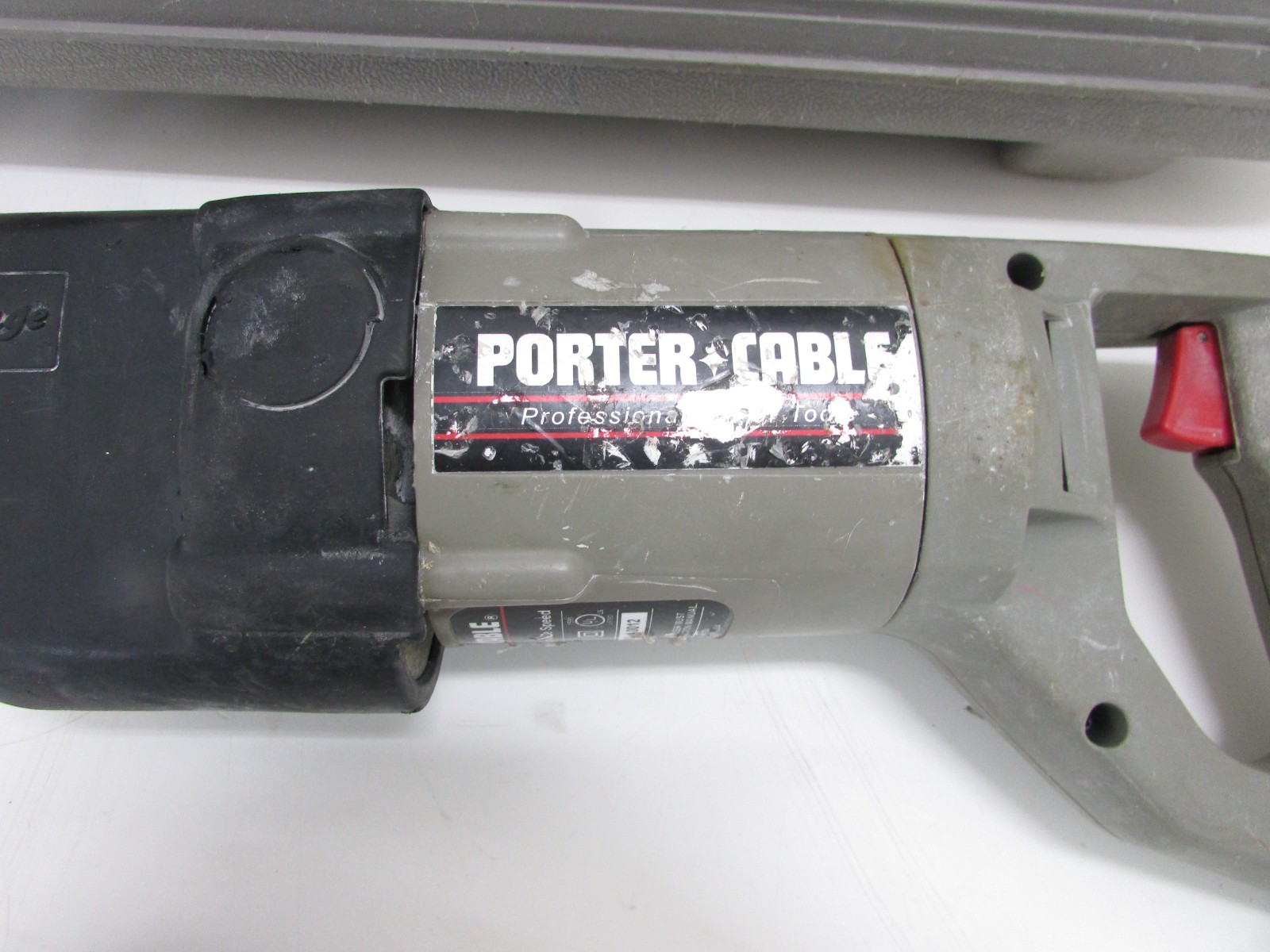 PORTER CABLE 735 VARIABLE SPEED RECIPROCATING TIGER SAW w/ CASE & (8) BLADES