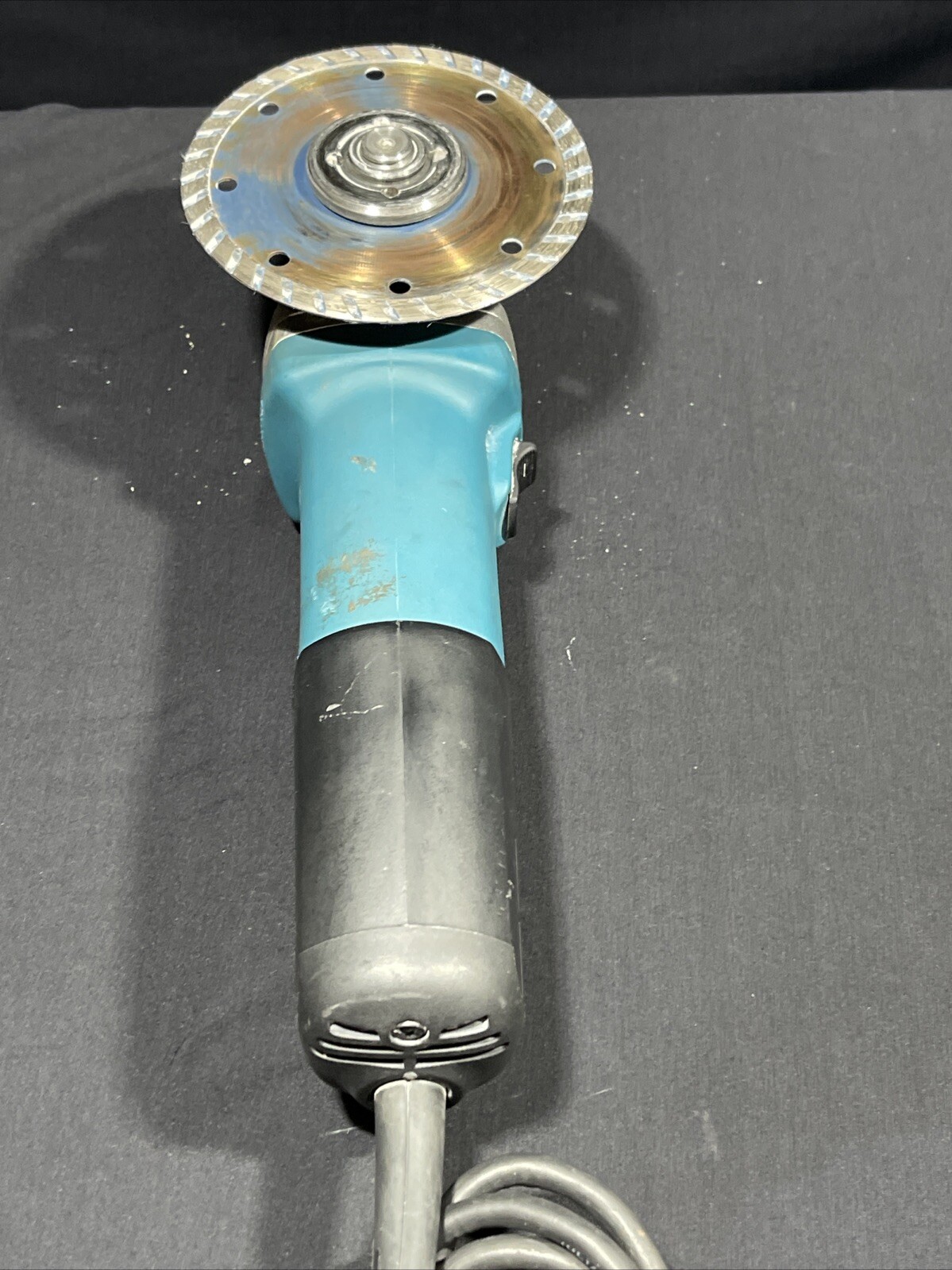 Makita 9557NB 120V 4-1/2 In Slide Switch AC/DC Angle Grinder