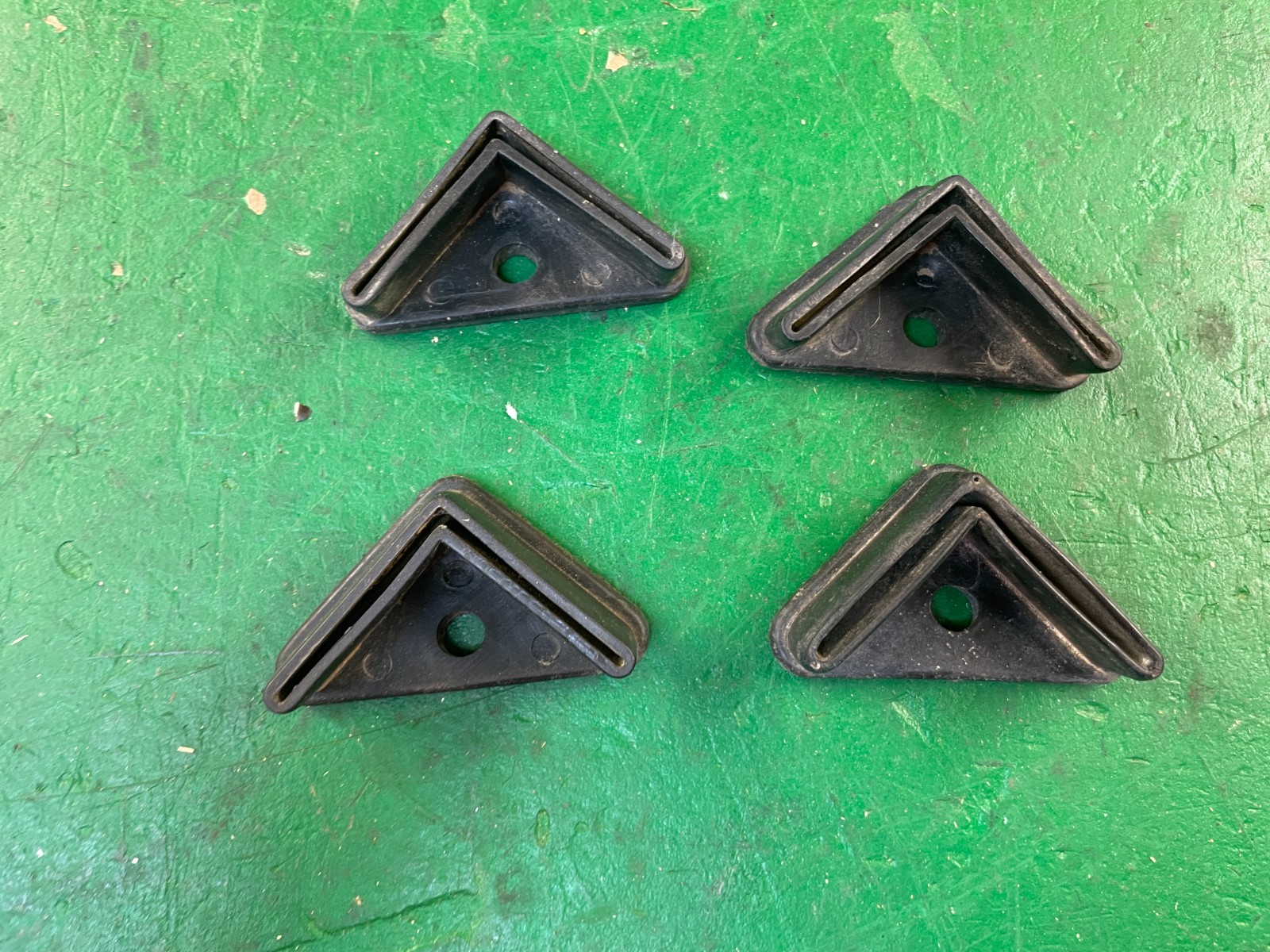 Delta 34-441 34-670 36-600 TS300 table saw – set of 4 rubber feet for stand