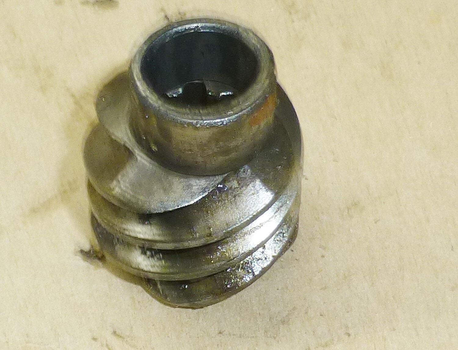 MILWAUKEE 6227 6 AMP HEAVY DUTY CORDED BAND SAW worm gear
