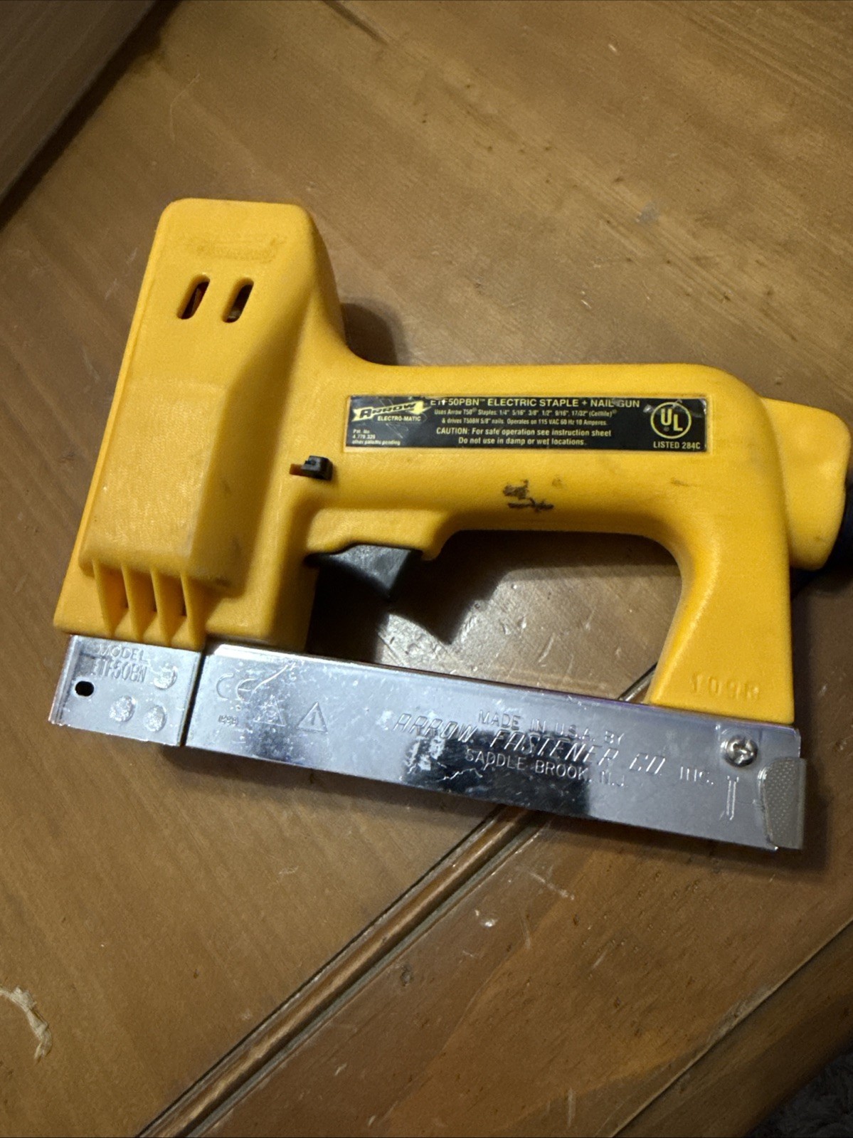 Arrow Electro-Matic Heavy Duty ETF50PBN Electric Staple + Nail Gun Tested Works