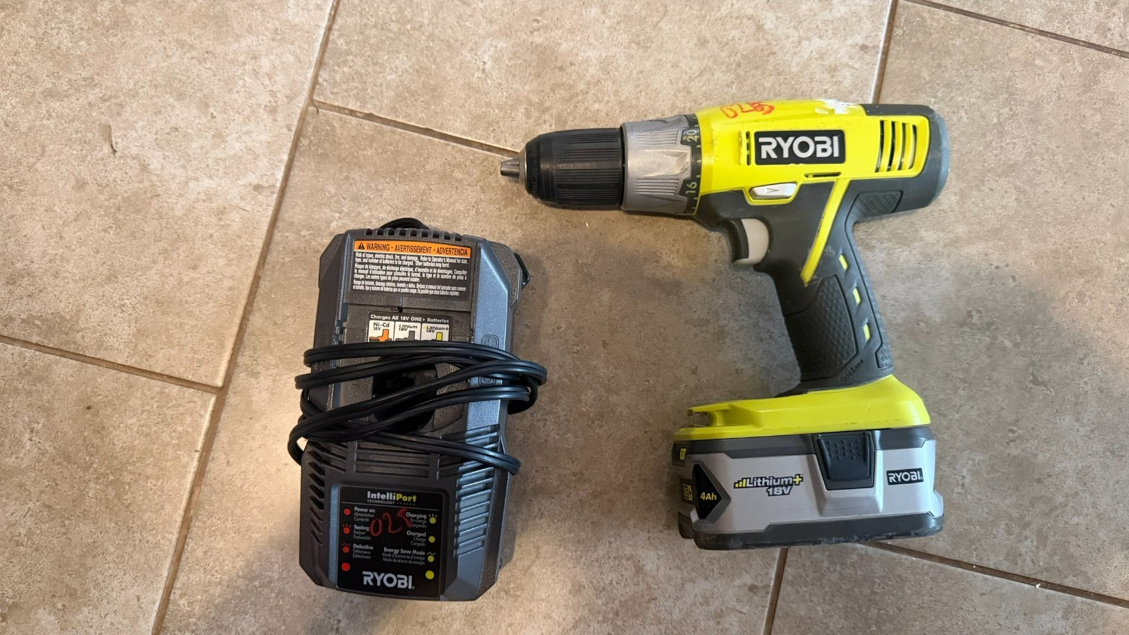 Ryobi P271 18v 1/2 Inch Cordless Drill & Ryobi Battery W/Charger