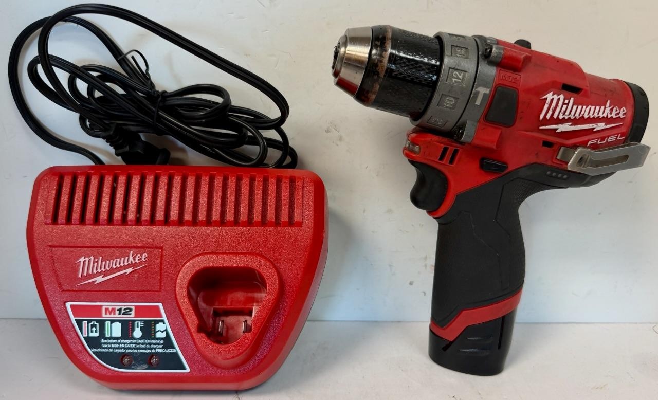 Milwaukee 2504-20 M12 Fuel 12V 1/2&Prime; Hammer Drill/Driver w/Battery & Charger