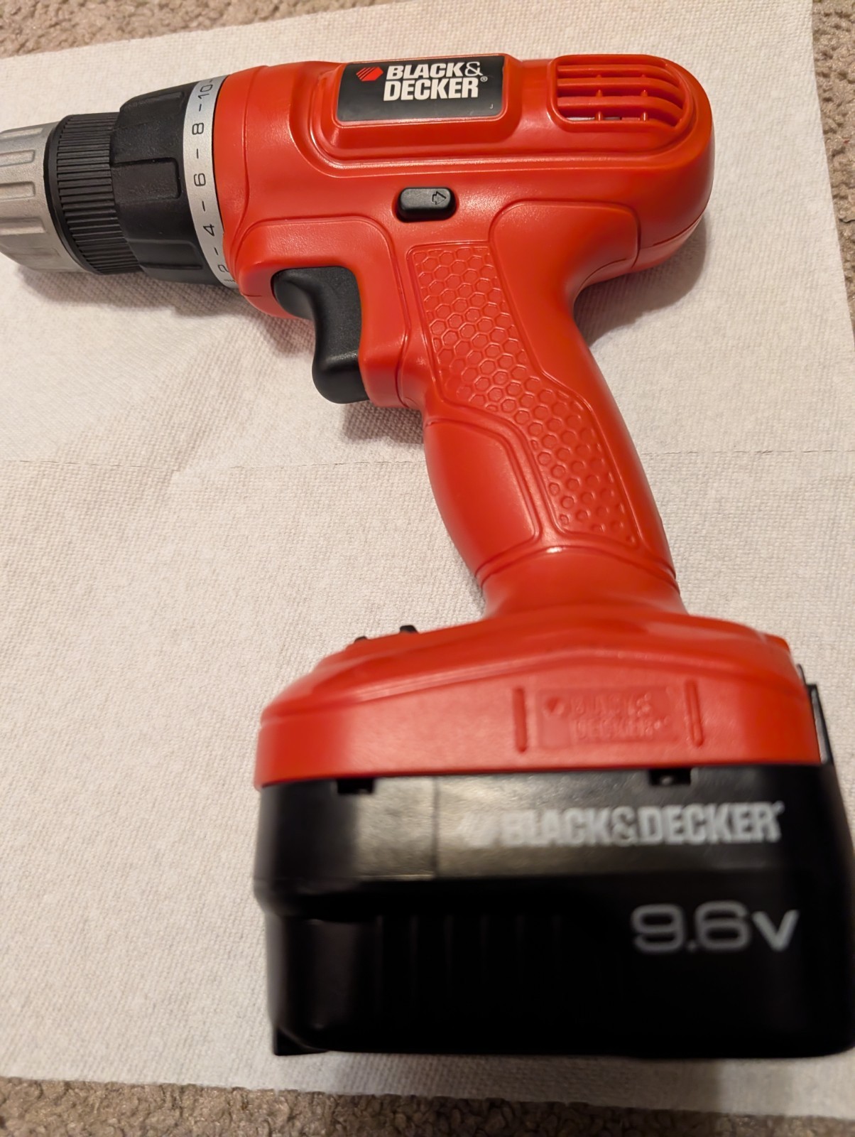 Black and Decker GC 9600 9.6v Drill, Includes Battery – No Charger.