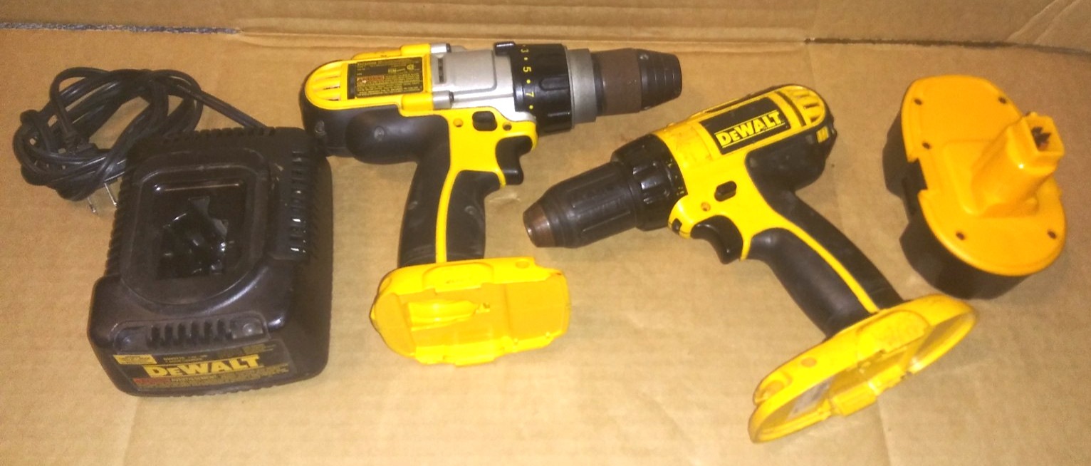 LOT OF 2: DEWALT DCD950& DC720 18v Cordless Drill Drivers with Battery & Charger