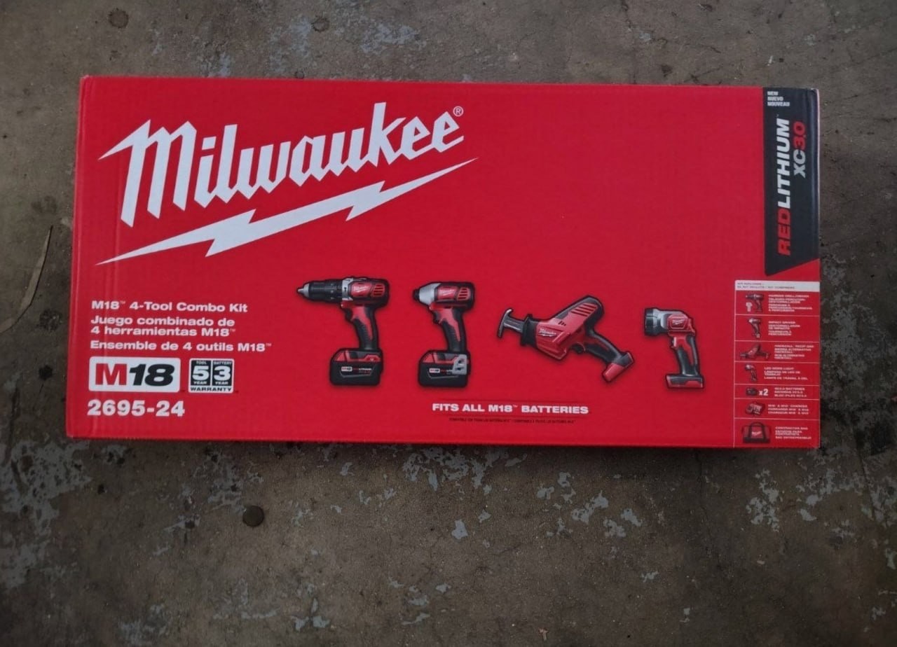 Milwaukee Tool 2695-24 M18 Cordless Lithium-Ion 4-Tool Combo Kit W/ M18
