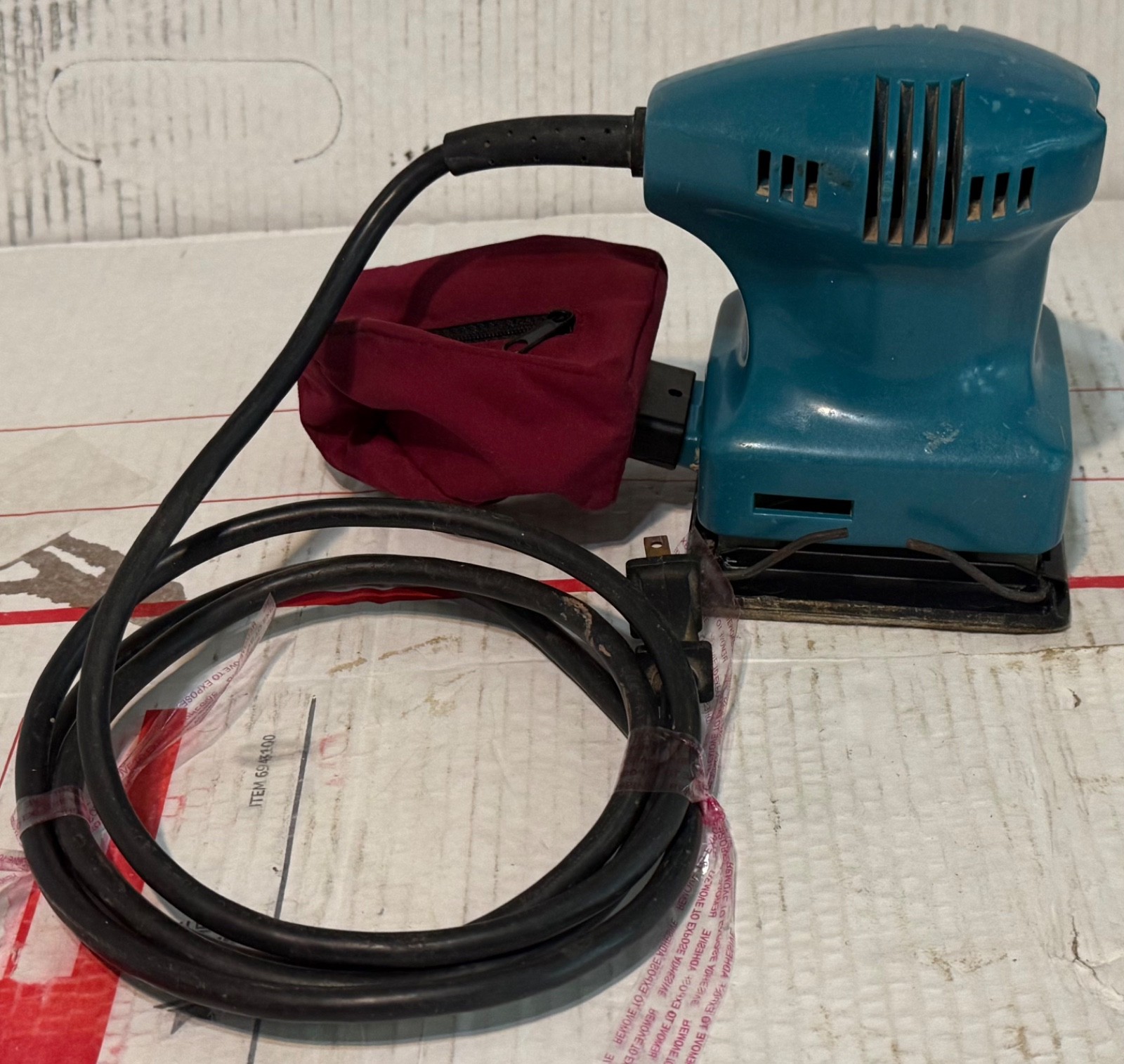 VINTAGE MAKITA B04550 FINISHING PALM SANDER W/ DUST BAG -MADE IN USA!