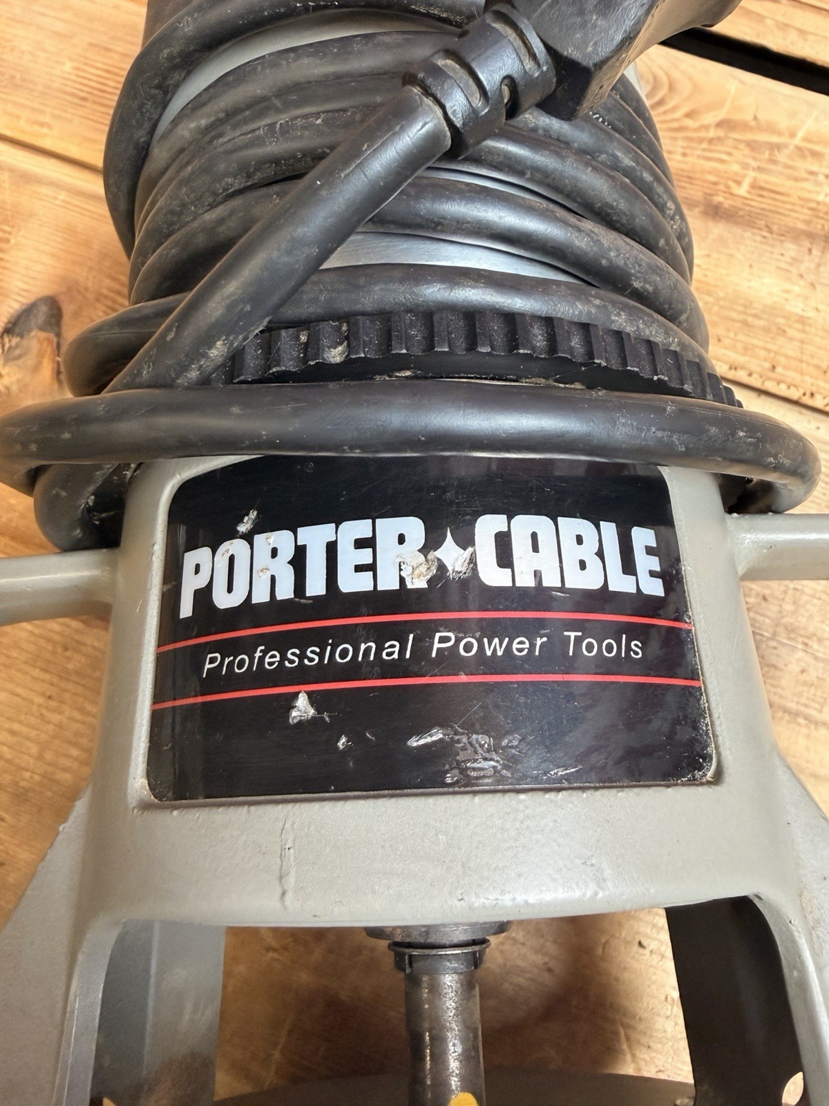 PORTER-CABLE 7518 15A 3 1/4-HP Speedmatic 5 Speed Fixed Base Router – Gray