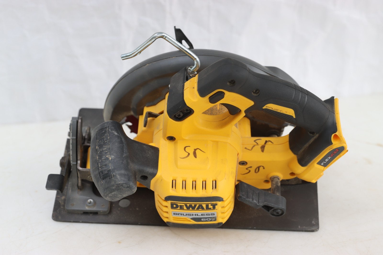 DeWALT FLEXVOLT 60V MAX Brushless 7-1/4 in. Circular Saw DCS578, (Read Desc.)