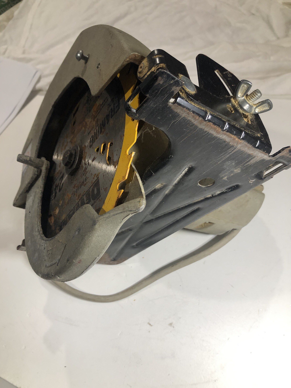 BLACK&DECKER 7 1/4” CIRCULAR SAW. 7301. 120AC. AMPS 9,0
