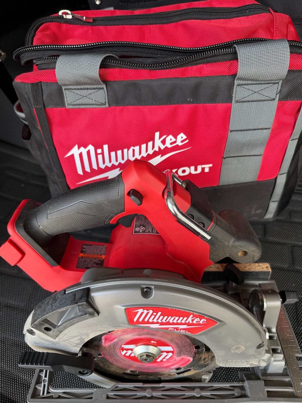 MILWAUKEE 2732-20 CIRCULAR SAW 7-1/4&Prime; WITH MILWAUKEE PACKOUT TOOL BAG