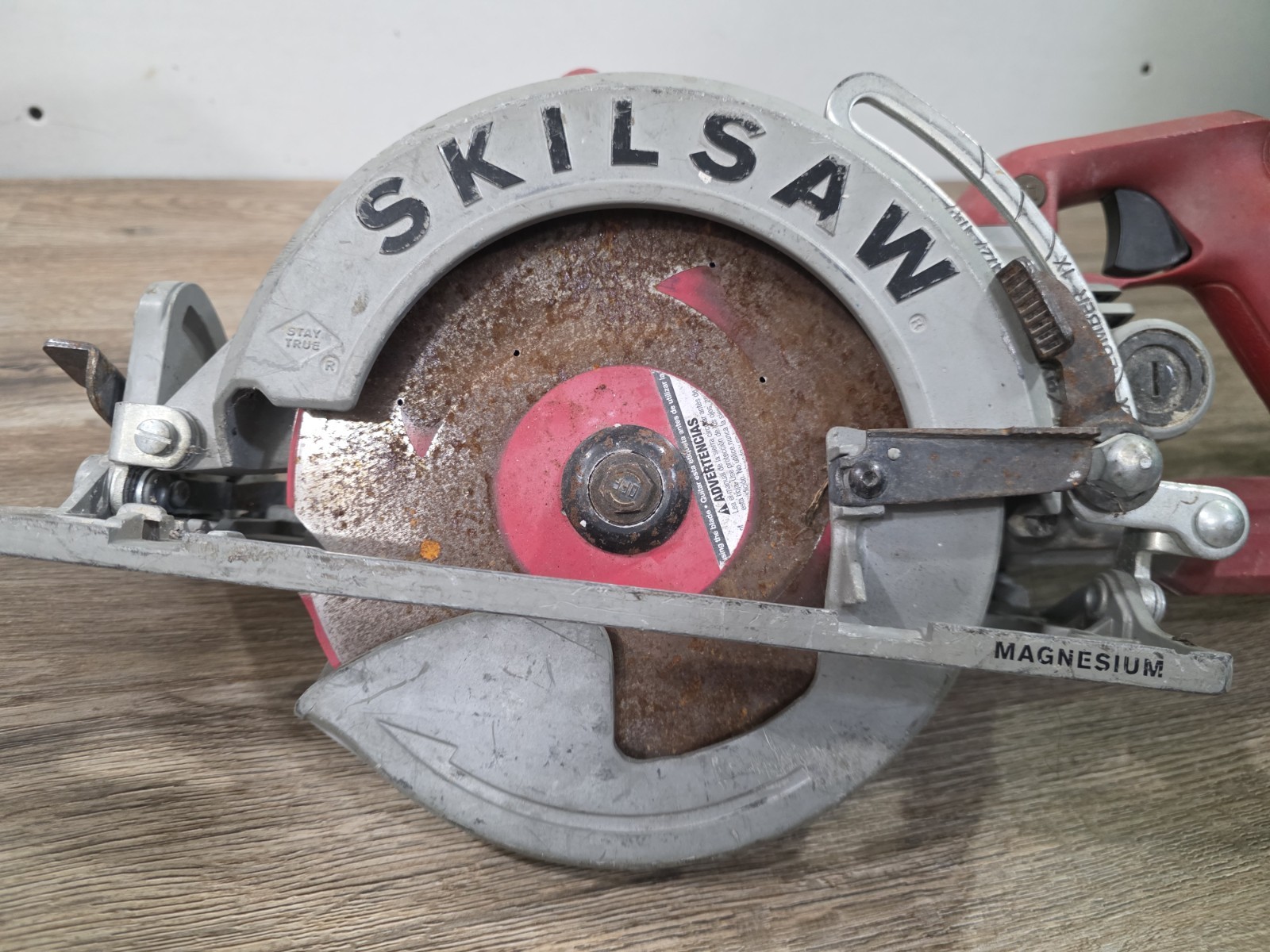 SKIL 15 amps 7-1/4 in. Corded Worm Drive Circular Saw – SPT77W