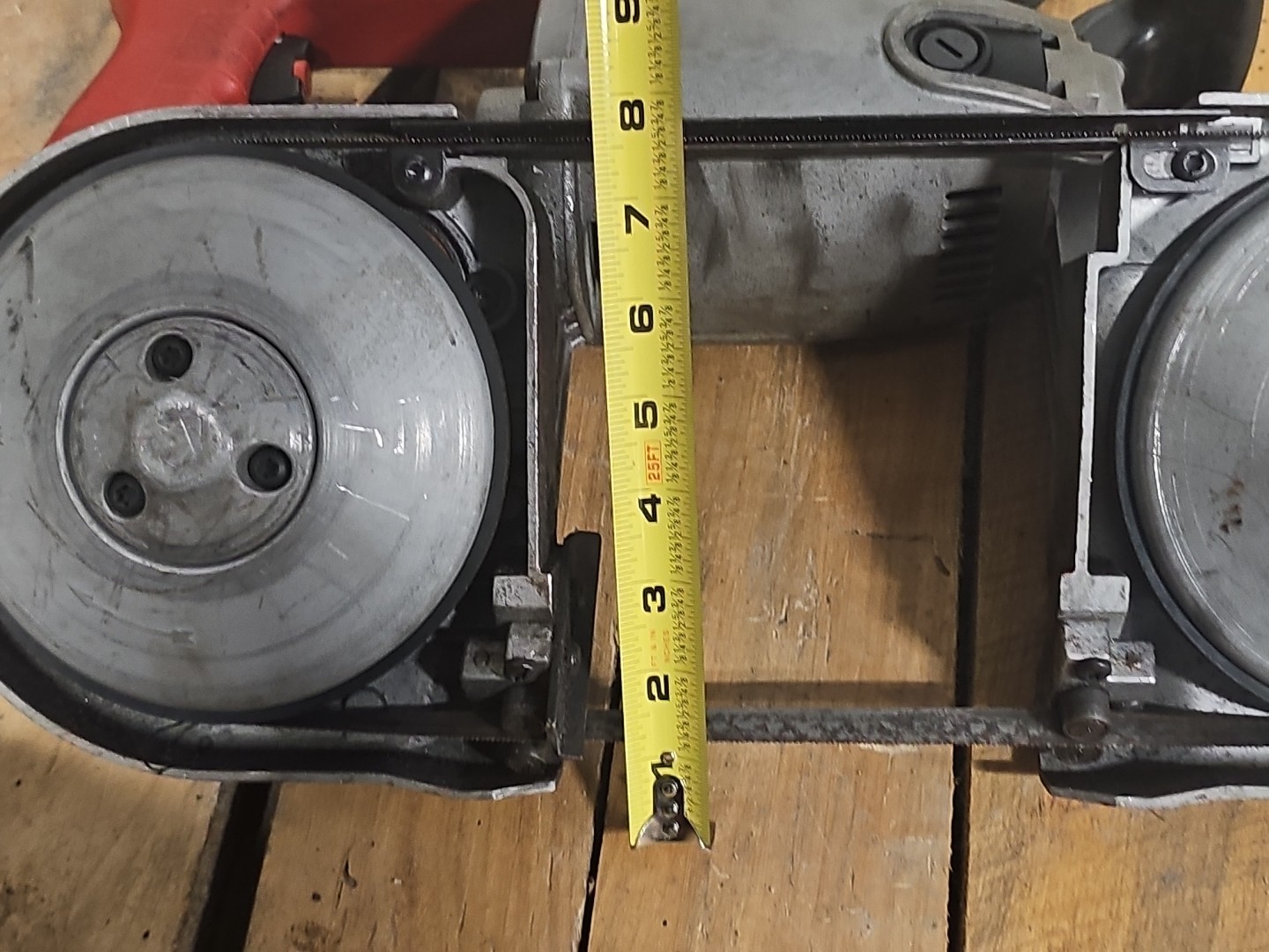 Milwaukee 6230 6.0 120v Portable Band Saw – Gray/Red Works