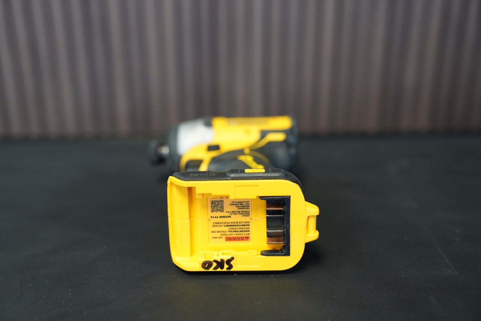 Dewalt DCF809 ATOMIC 20V MAX Cordless Brushless Compact 1/4 in. Impact Driver