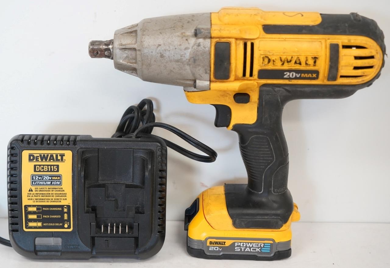 Dewalt DCF889 20V MAX Li-Ion 1/2&Prime; Impact Wrench w/Battery & Charger