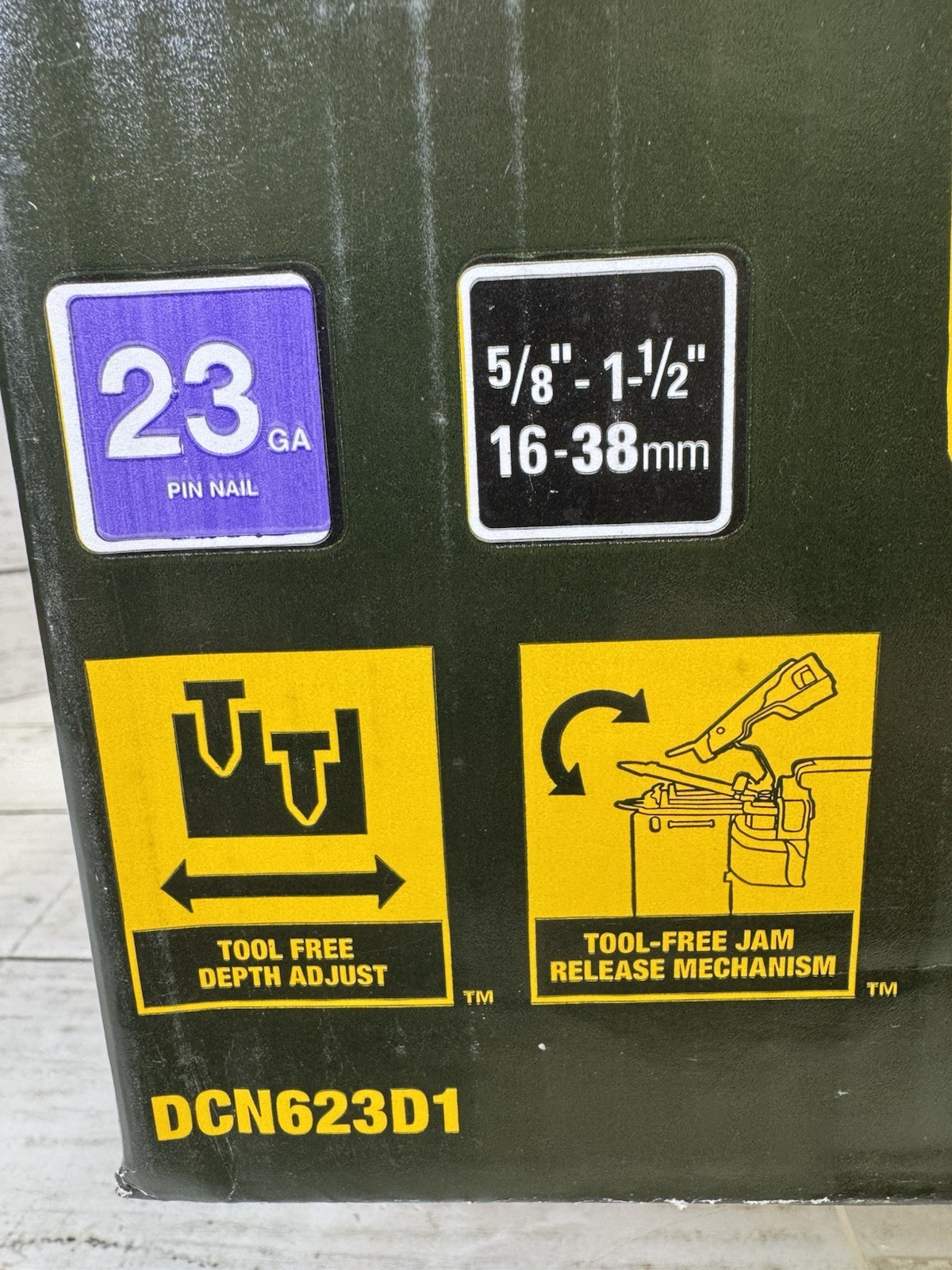 DEWALT ATOMIC Compact Series™ 20V MAX* Brushless Cordless 23 Ga. Pin Nailer