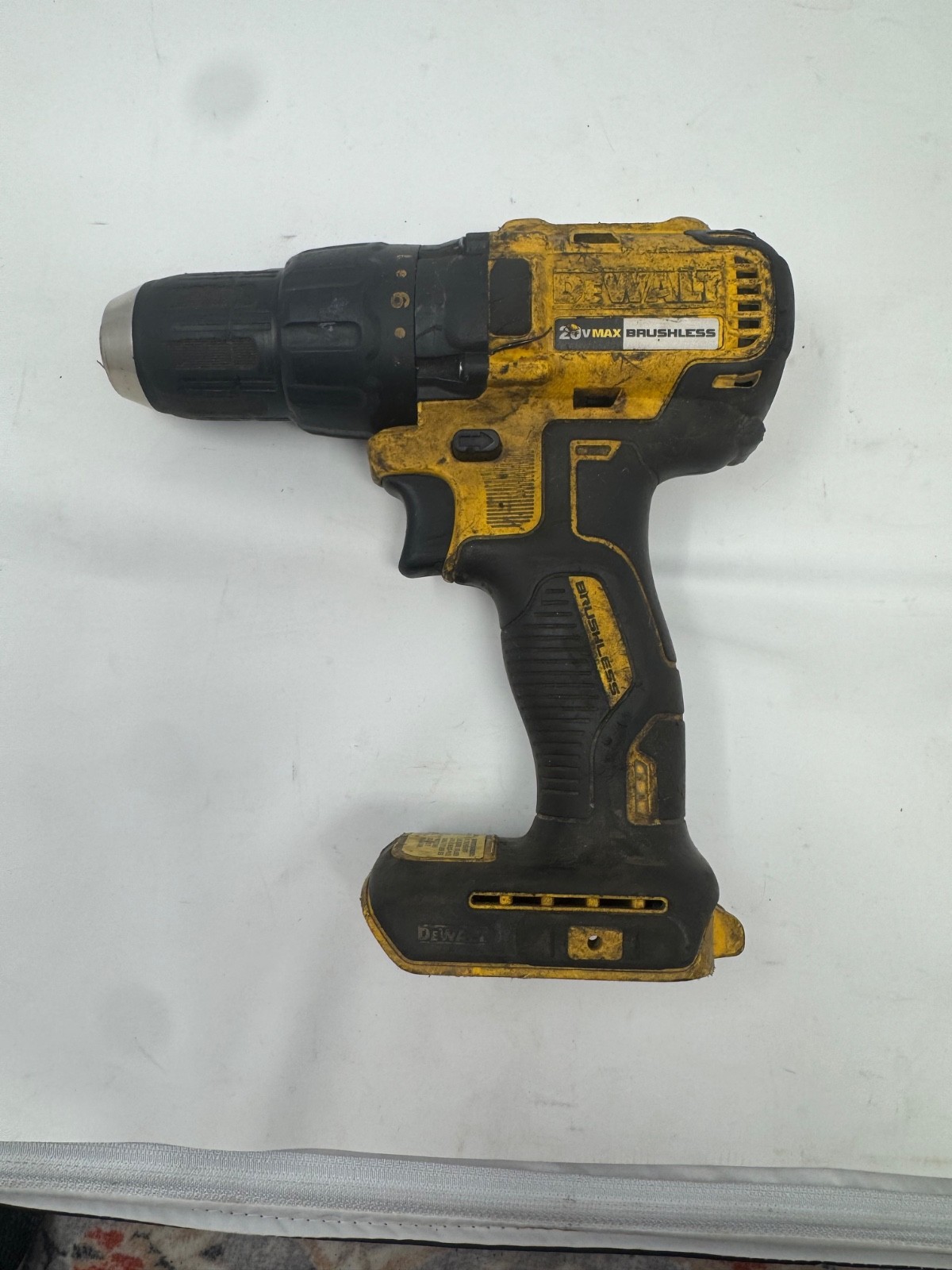 Dewalt 20V MAX Brushless 1/2” Drill Driver DCD777 See pics!