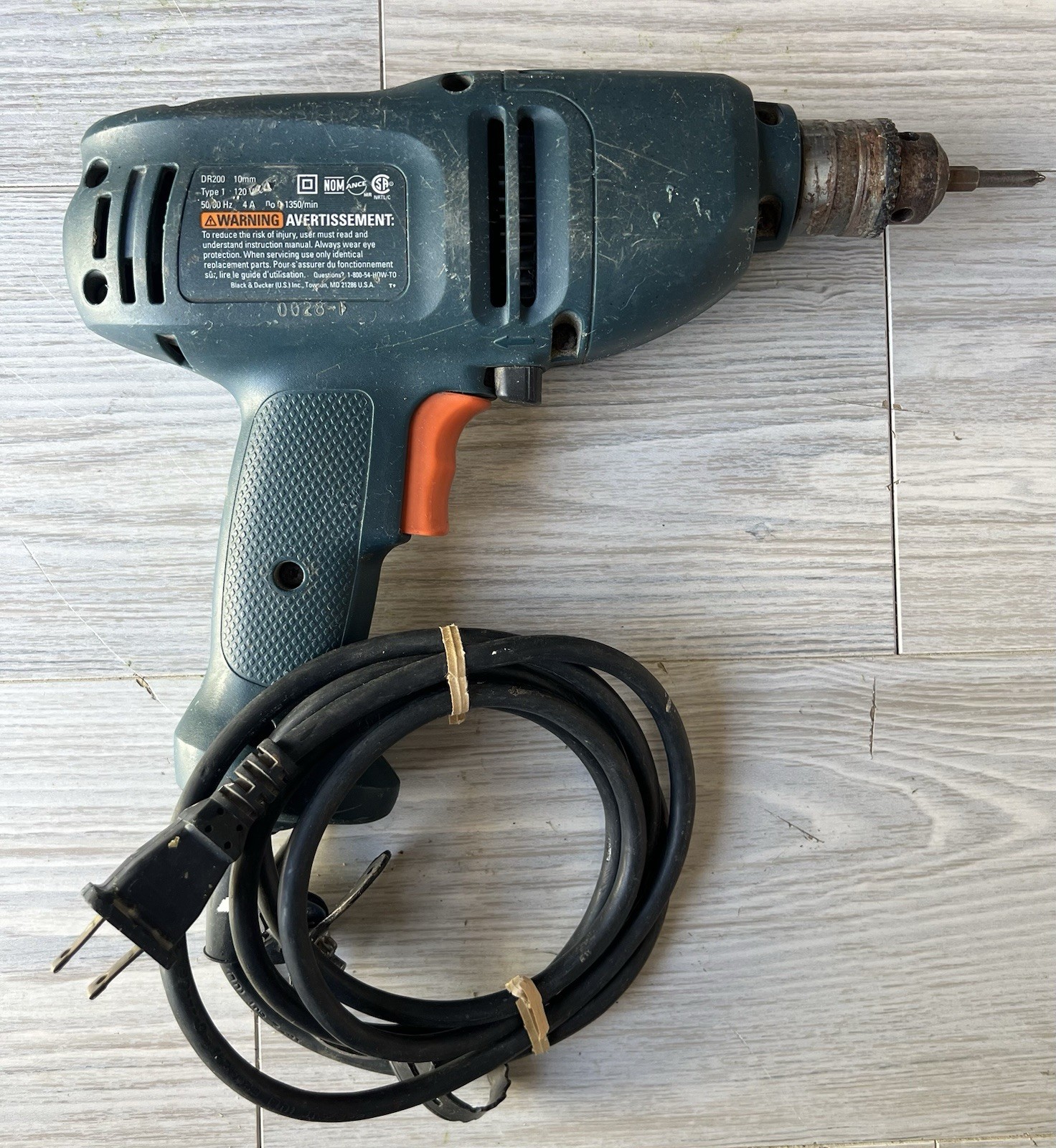 BLACK & DECKER DR200 Corded Drill/Driver 4.0A 120V 10mm 1350 RPM Green Orange