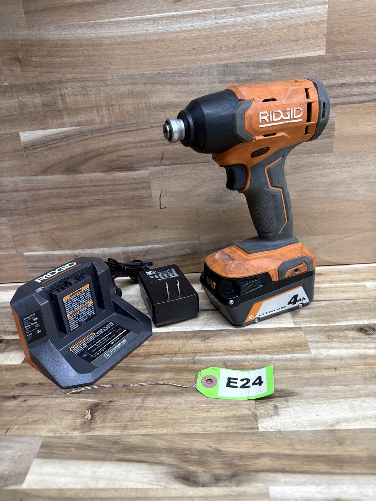 RIDGID R86002B – 18V Cordless 1/4-inch Impact Driver W B ATTERY/CHARGER E24