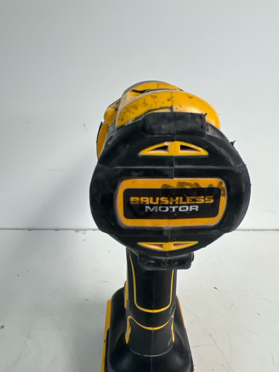 DEWALT DCD996 20V Max Brushless 1/2&Prime; Hammer Drill With 1 5AH Battery (P24036526)