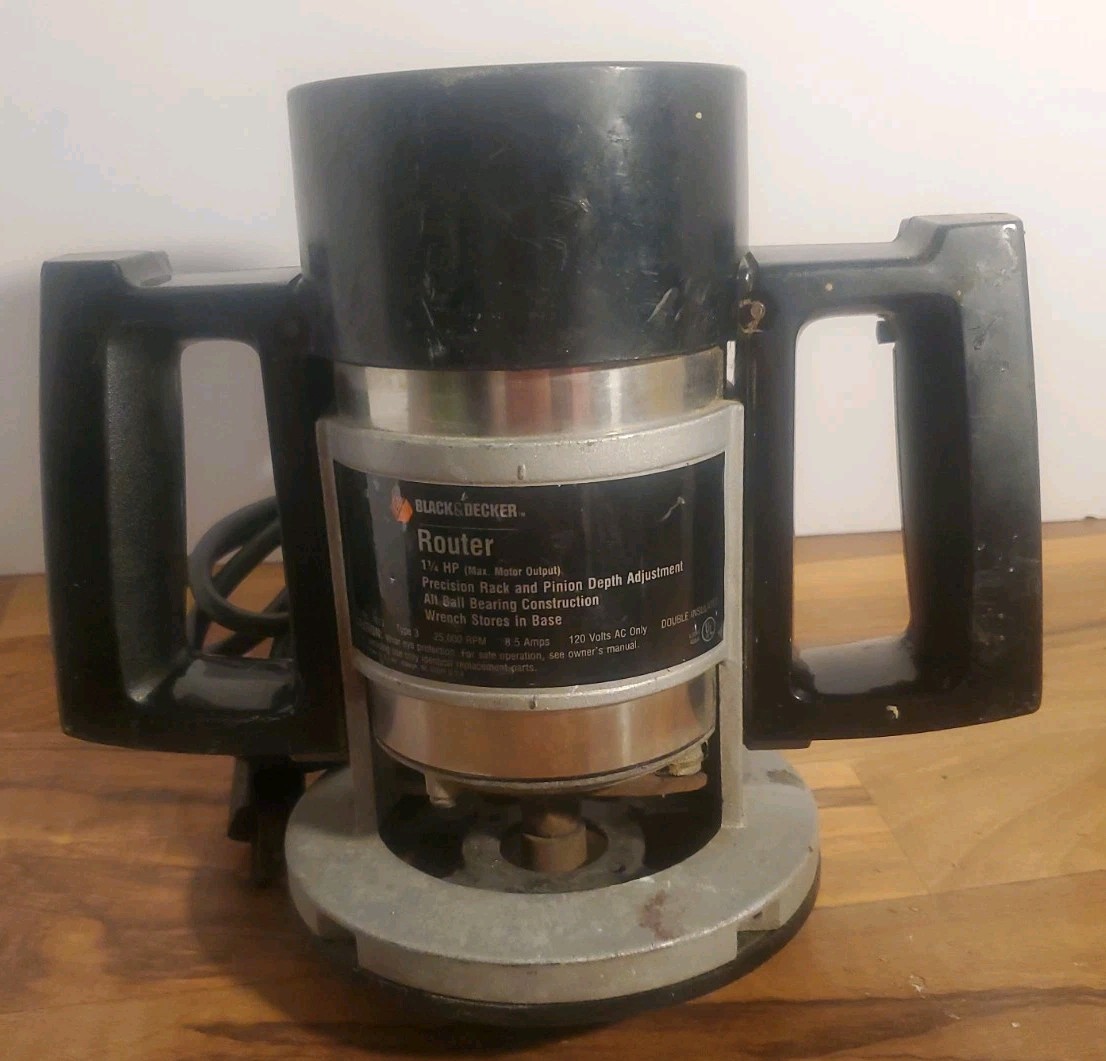 Black & Decker USA Router 1-1/2 HP Type 3 9.0 amps 25,000 RPM Tested Working