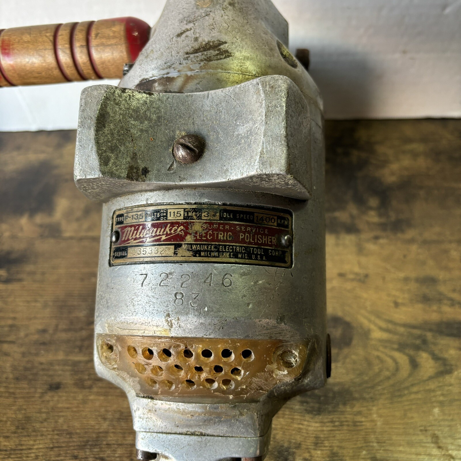 Vintage Milwaukee P-135 Super Service Electric Polisher 3.7amp 1400rpm 72246-83
