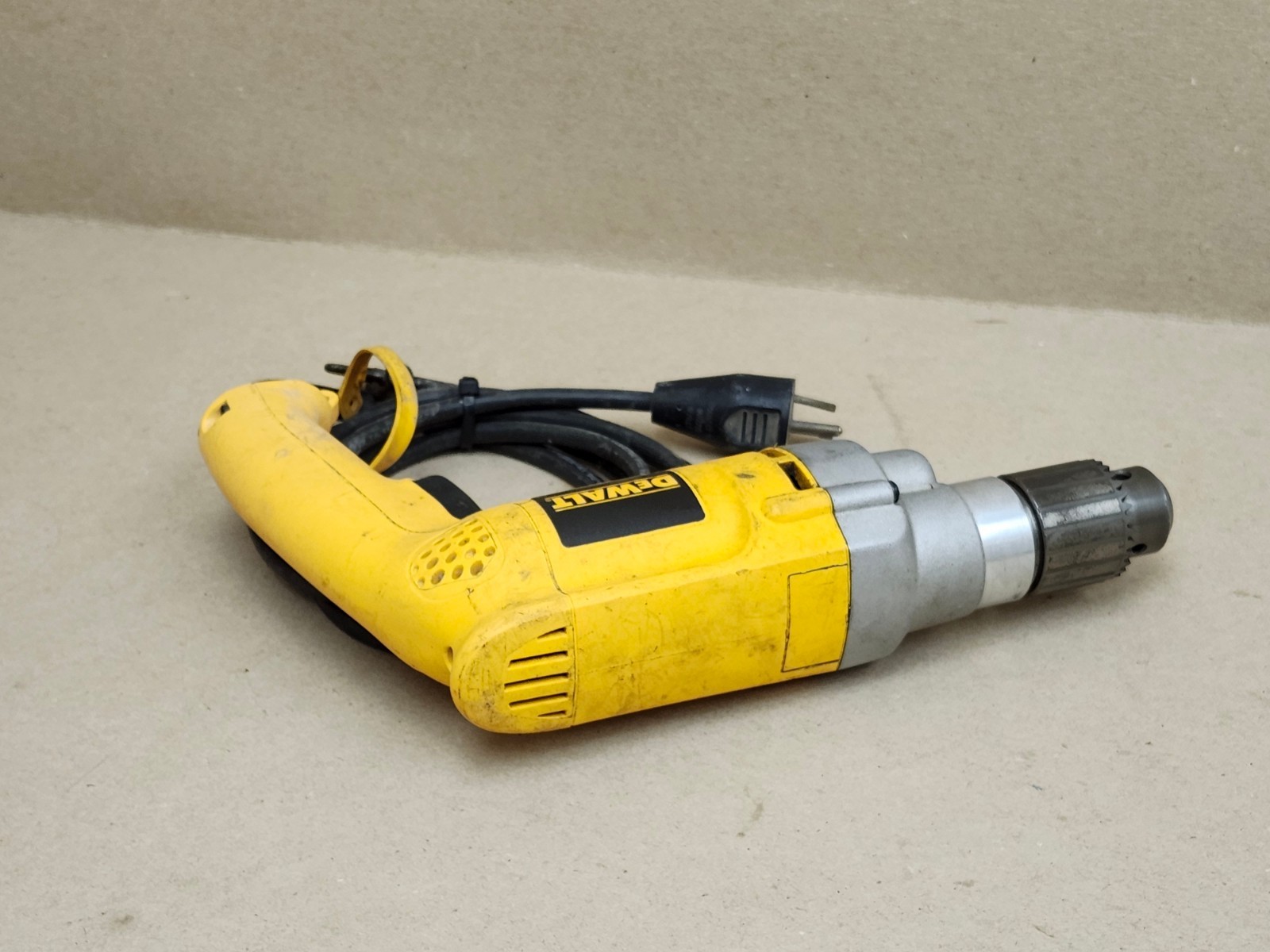 Dewalt DW235G 1/2&Prime; VSR Electric Drill W/Chuck Key