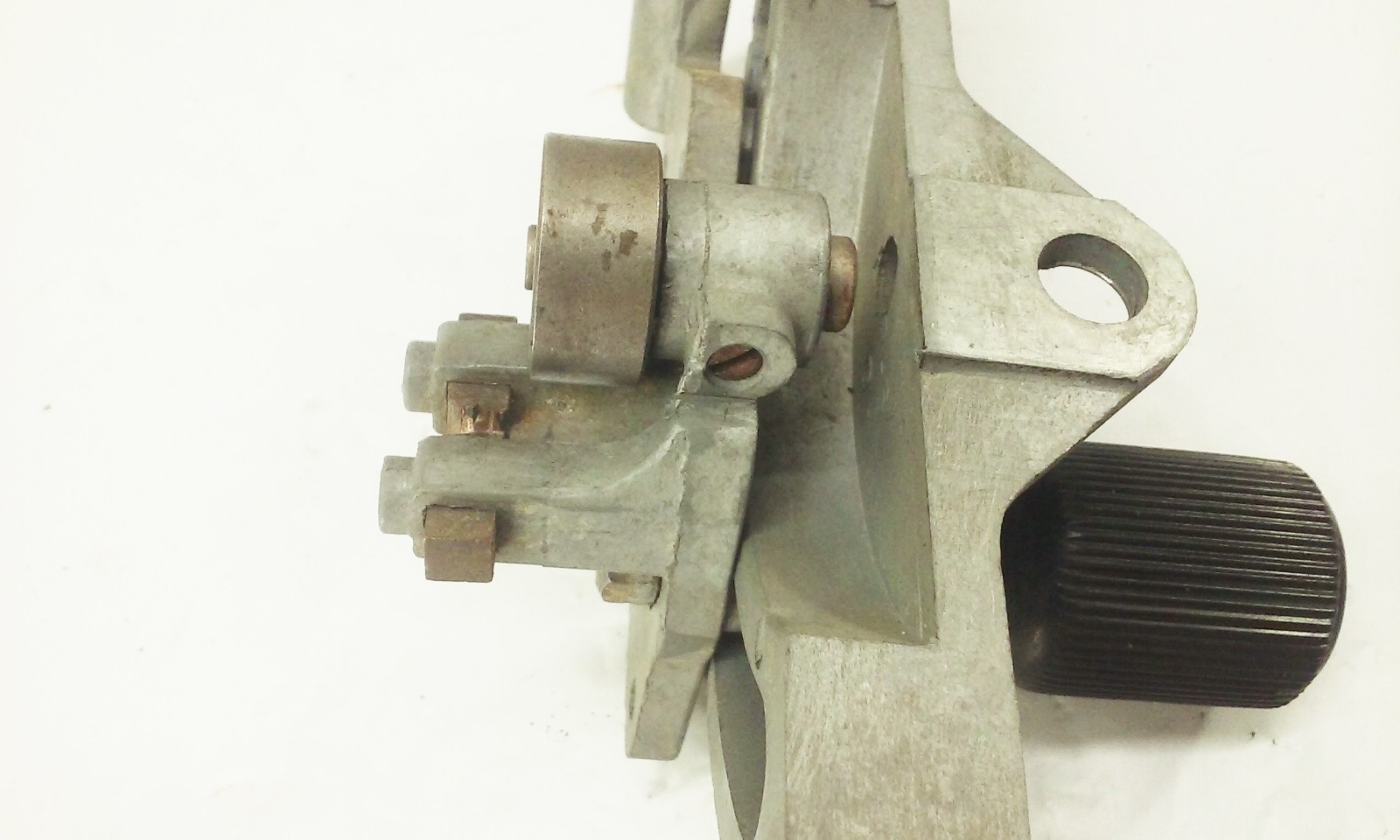 Vtg Atlas 9360 10&Prime; band saw Trunnion & segment w/ knob, blade guide assembly