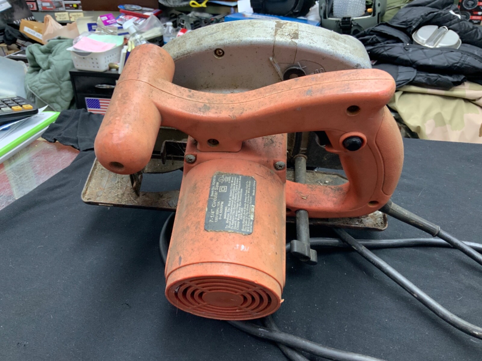 Circular Saw 7 1/4” volt Item # 62001M W/ Blade